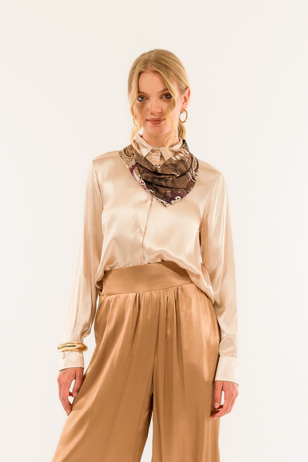 Camicia Uomo Con Foulard Kontatto