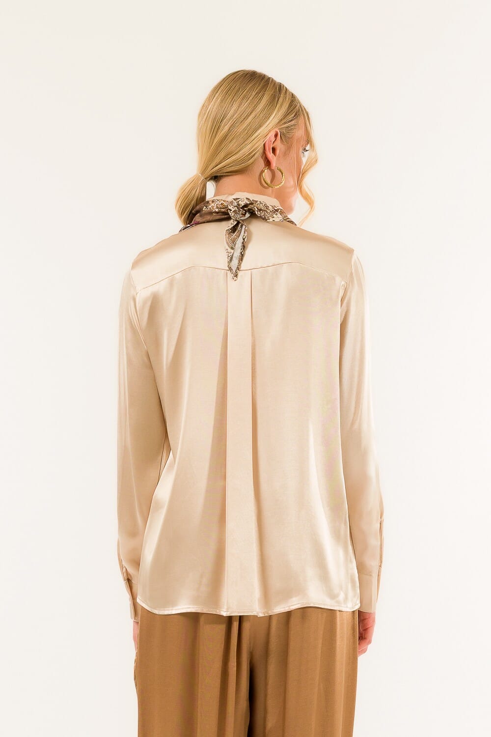 Camicia Uomo Con Foulard Kontatto