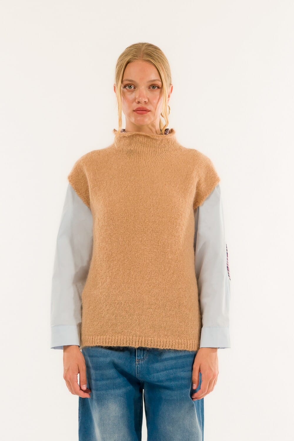 Kontatto sans manches à col cratère