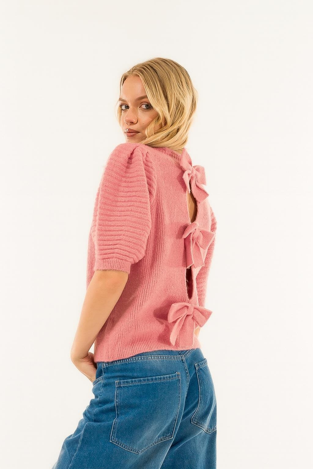 Girocollo Fiocchi Schiena Kontatto