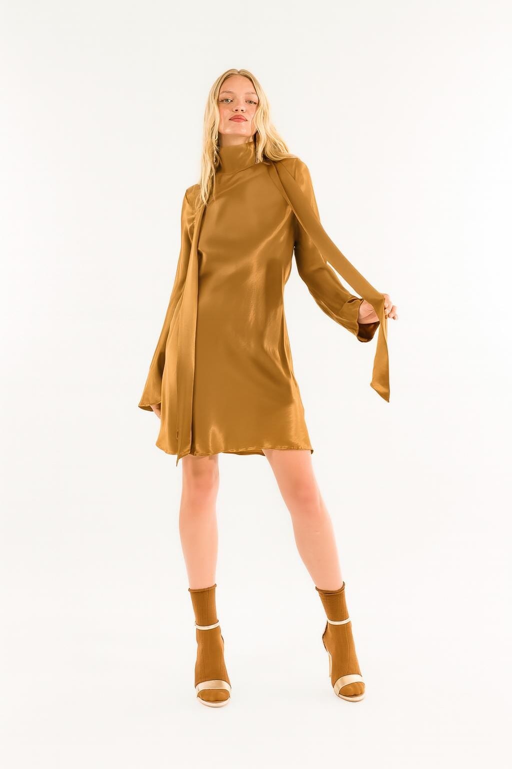 Abito Corto Sciarpina Kontatto