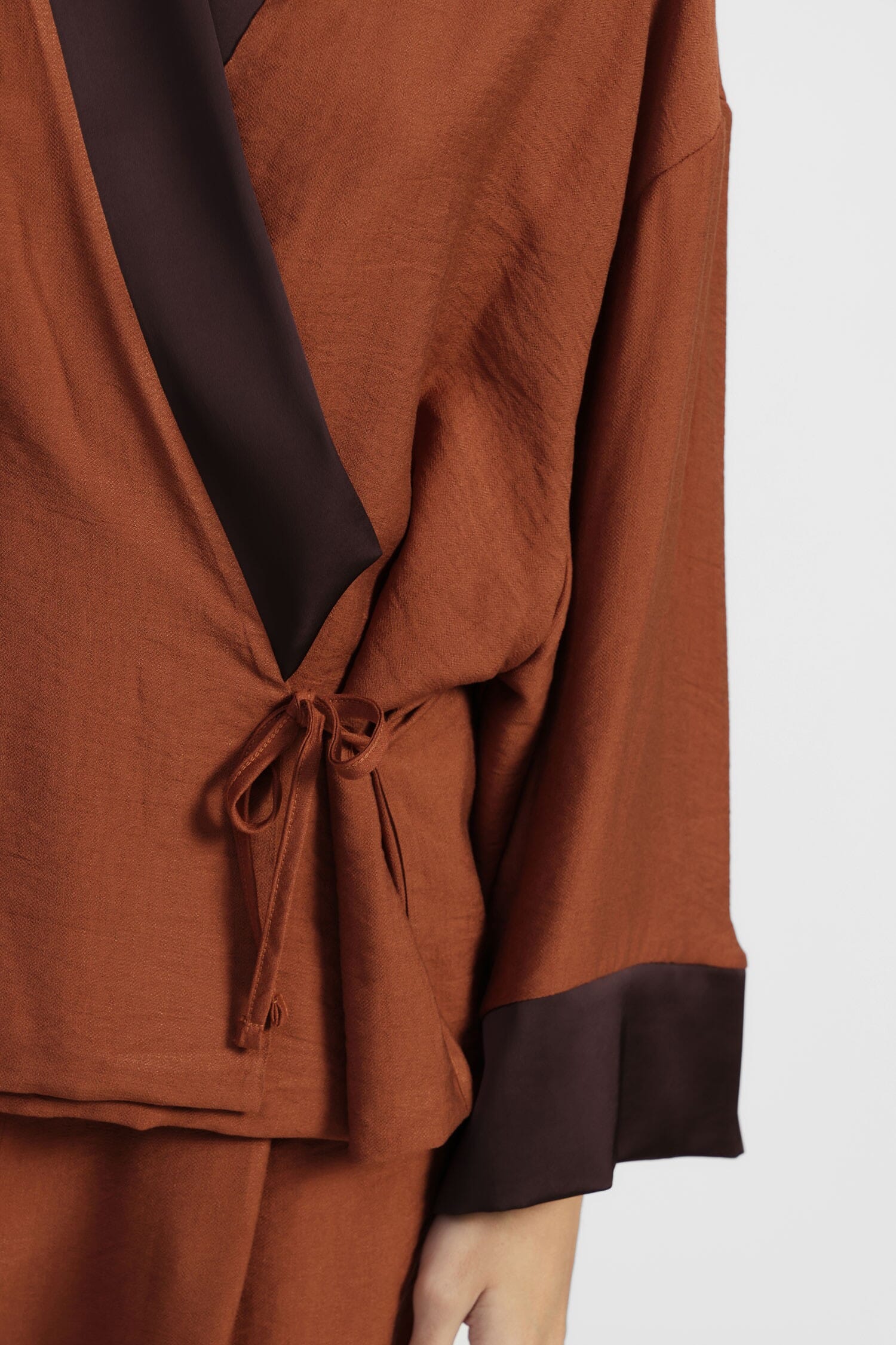 Manteau court avec coupe kimono et détails contrastés Dixie