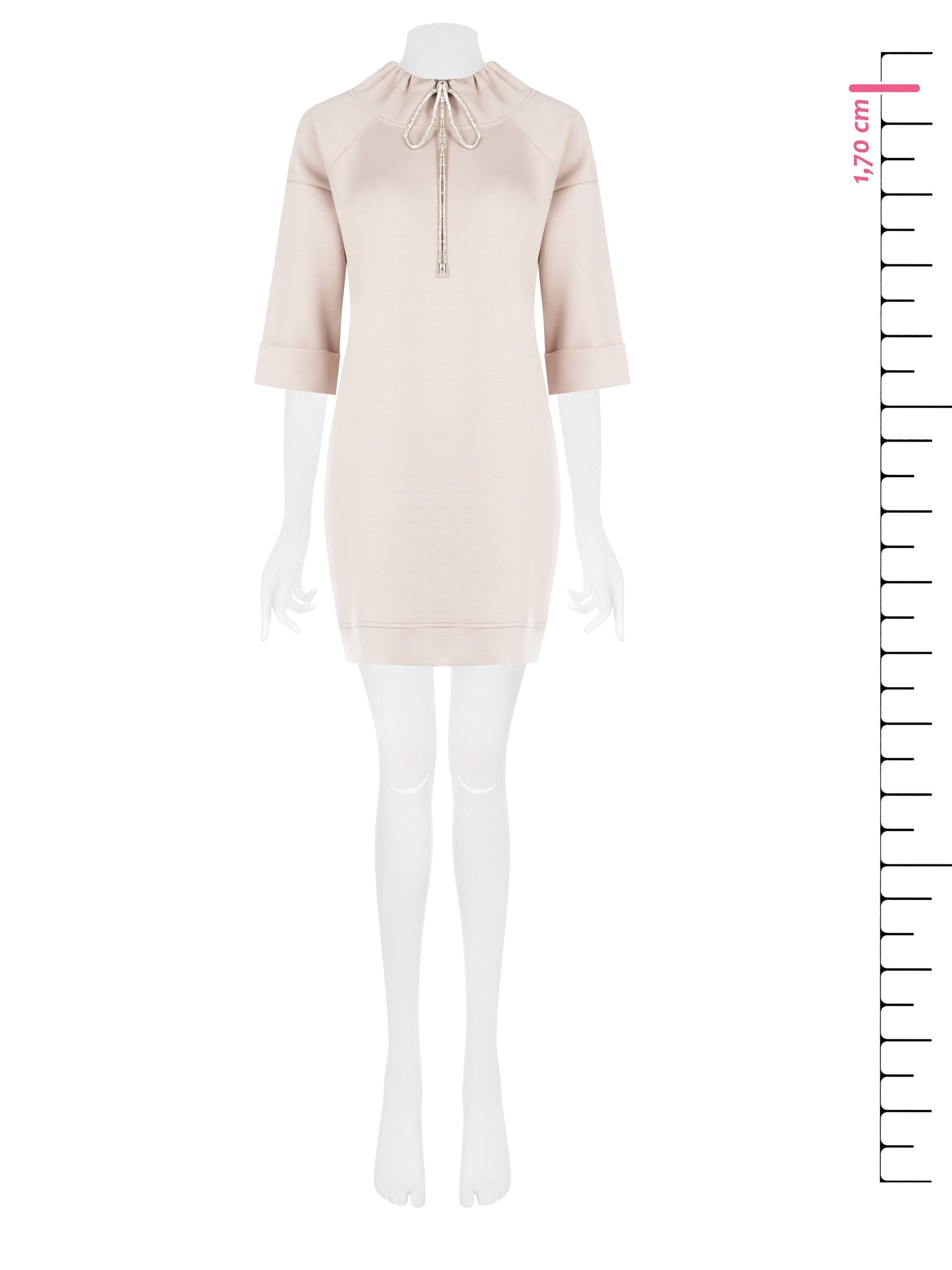 Abito Corto A Trapezio In Neoprene Con Collo Alto E Cordoncino Di Strass Rinascimento