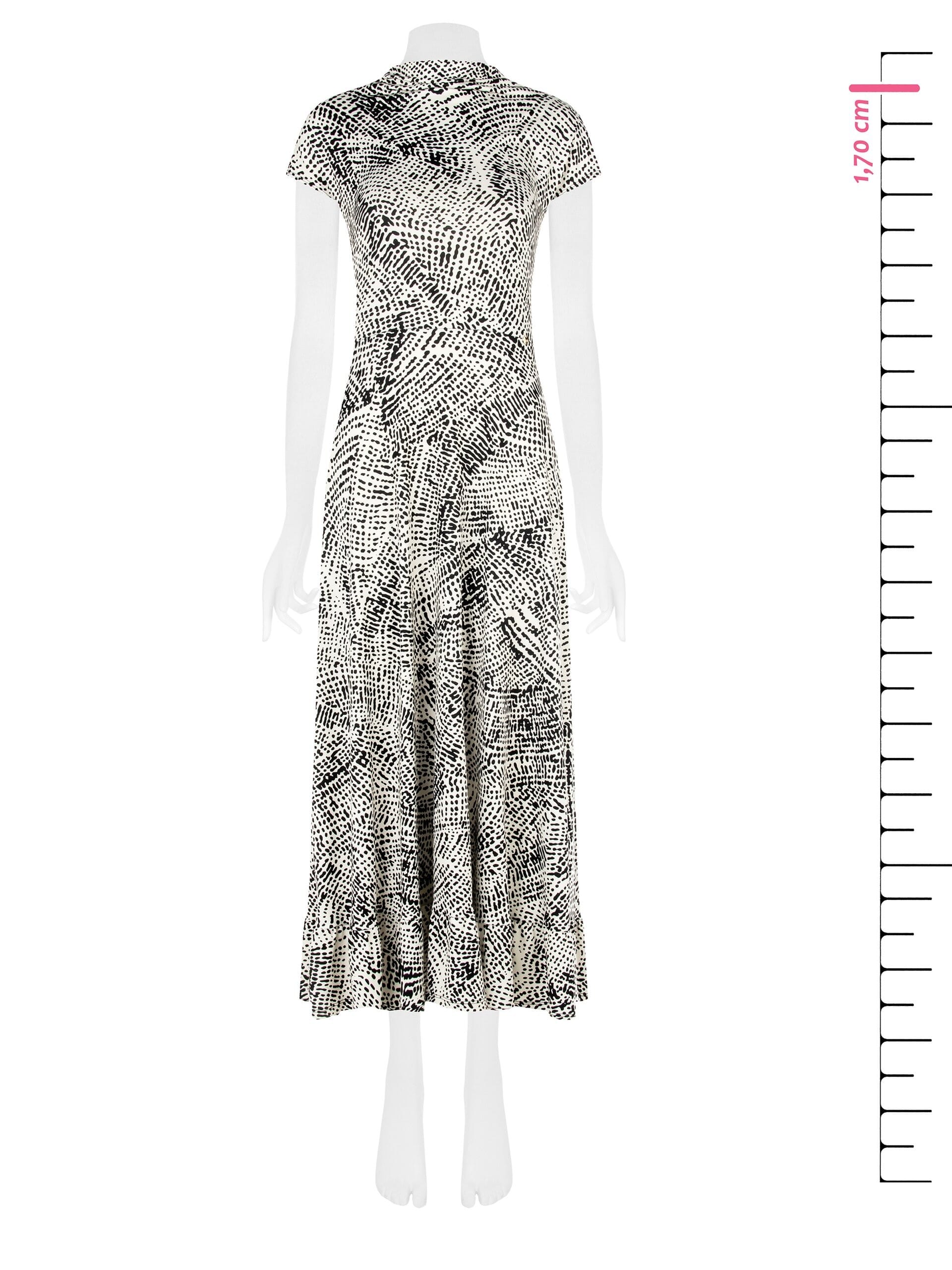 Abito Lungo Aderente Con Balza In Fondo Rinascimento