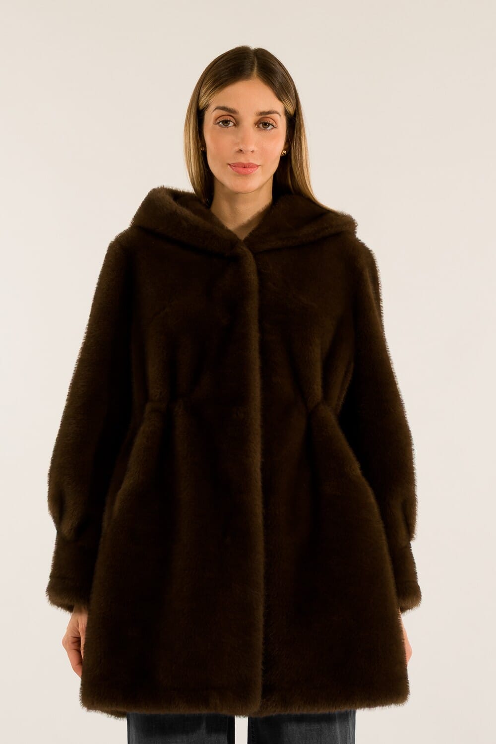 Long Fur Hooded Man. 7/8 Kontatto