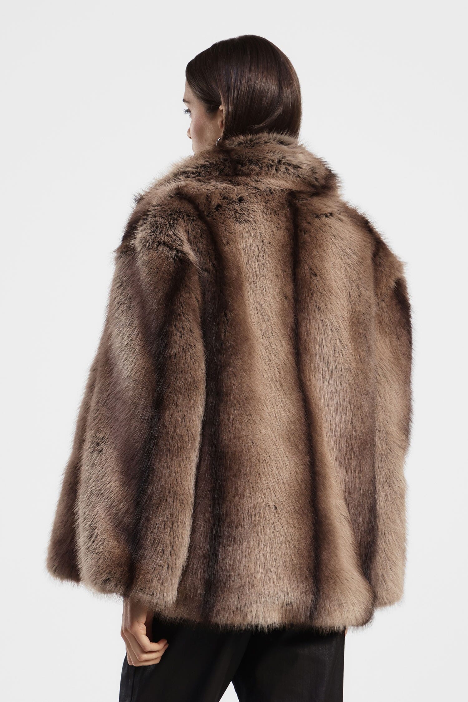 Eco-Fur Corta Con Ampio Revers E Volume Dixie