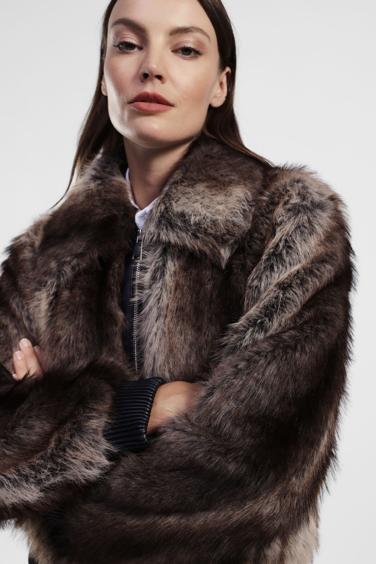 Eco-Fur Corta Con Zip E Bordo A Coste Dixie