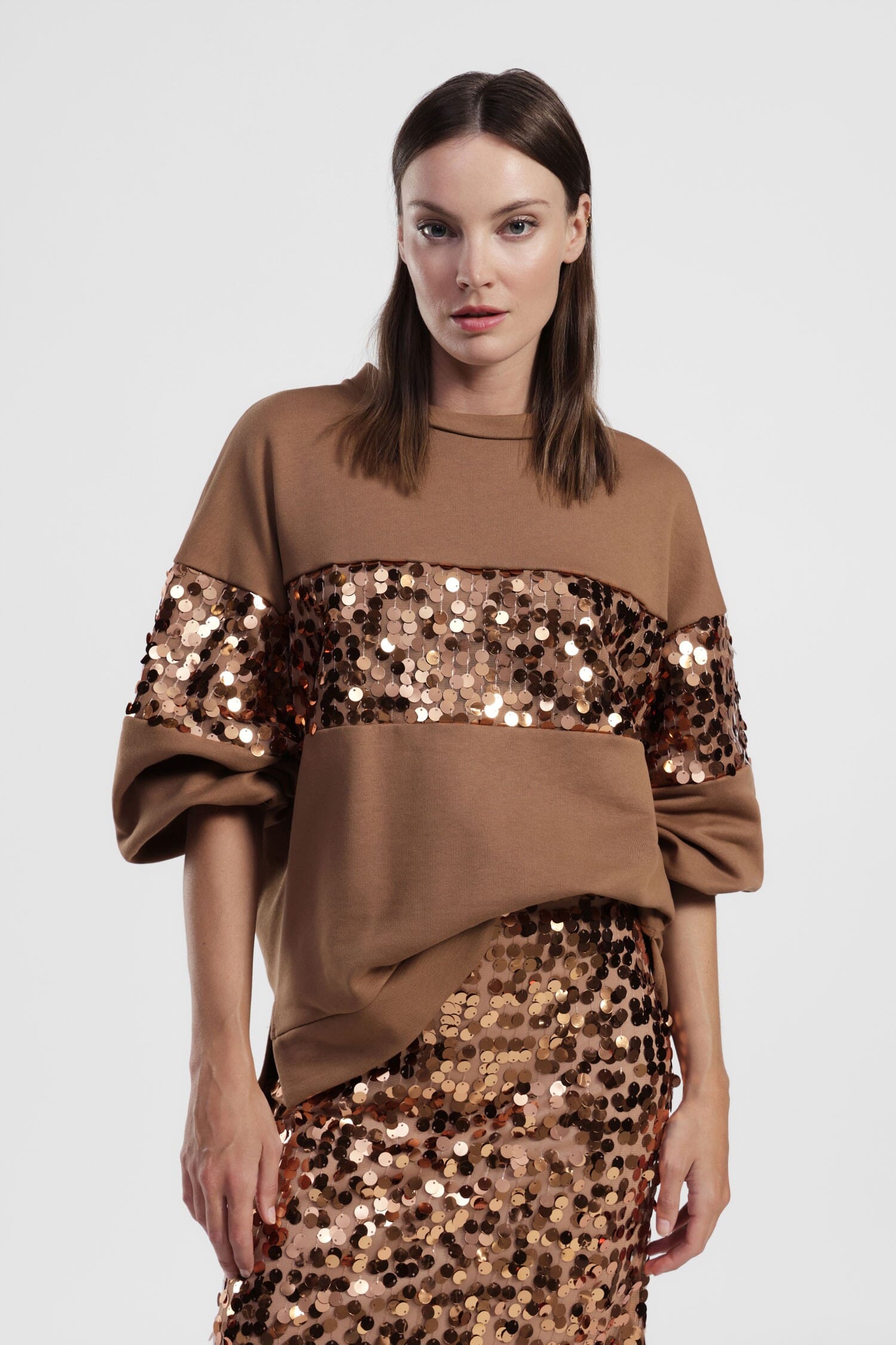 Felpa Girocollo Con Maxi Paillettes Sulle Maniche Dixie