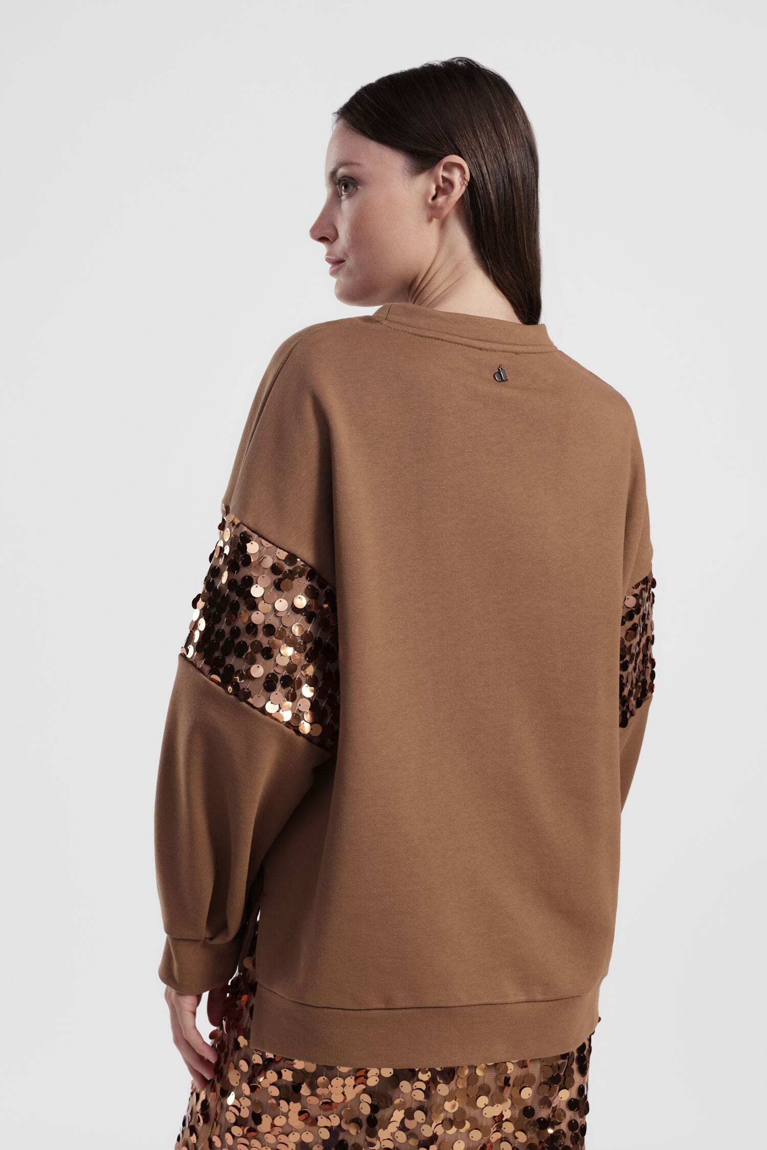 Felpa Girocollo Con Maxi Paillettes Sulle Maniche Dixie