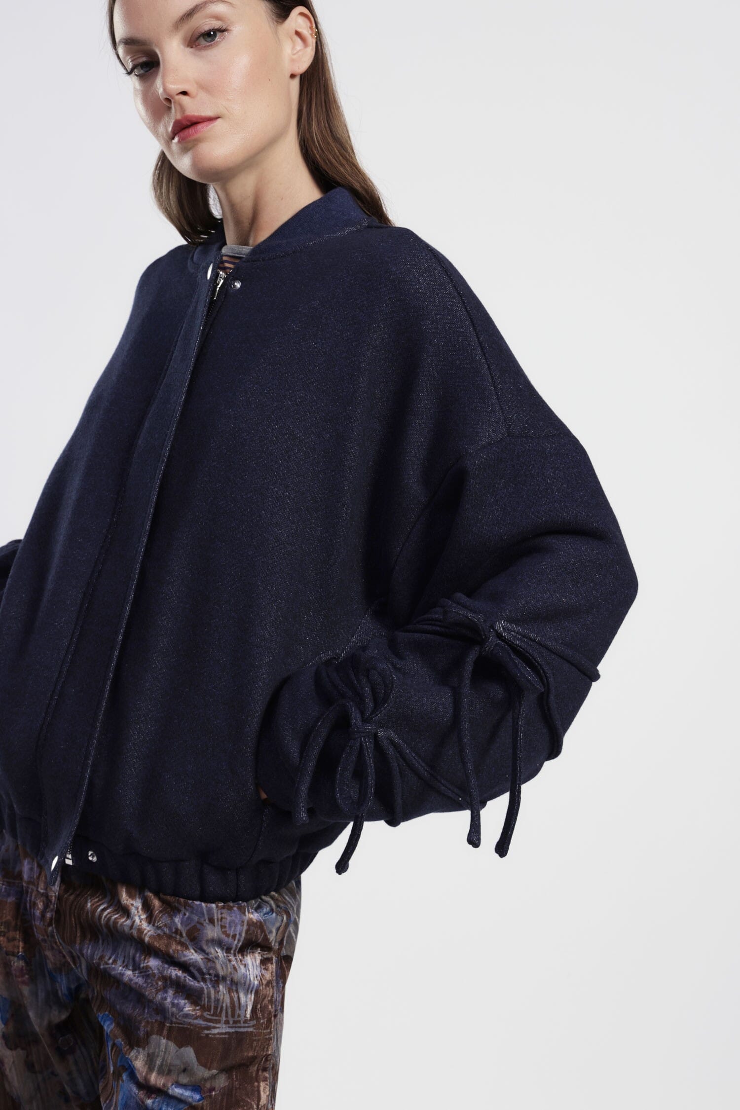 Blouson bombardier avec manches volumineuses et nœud Dixie