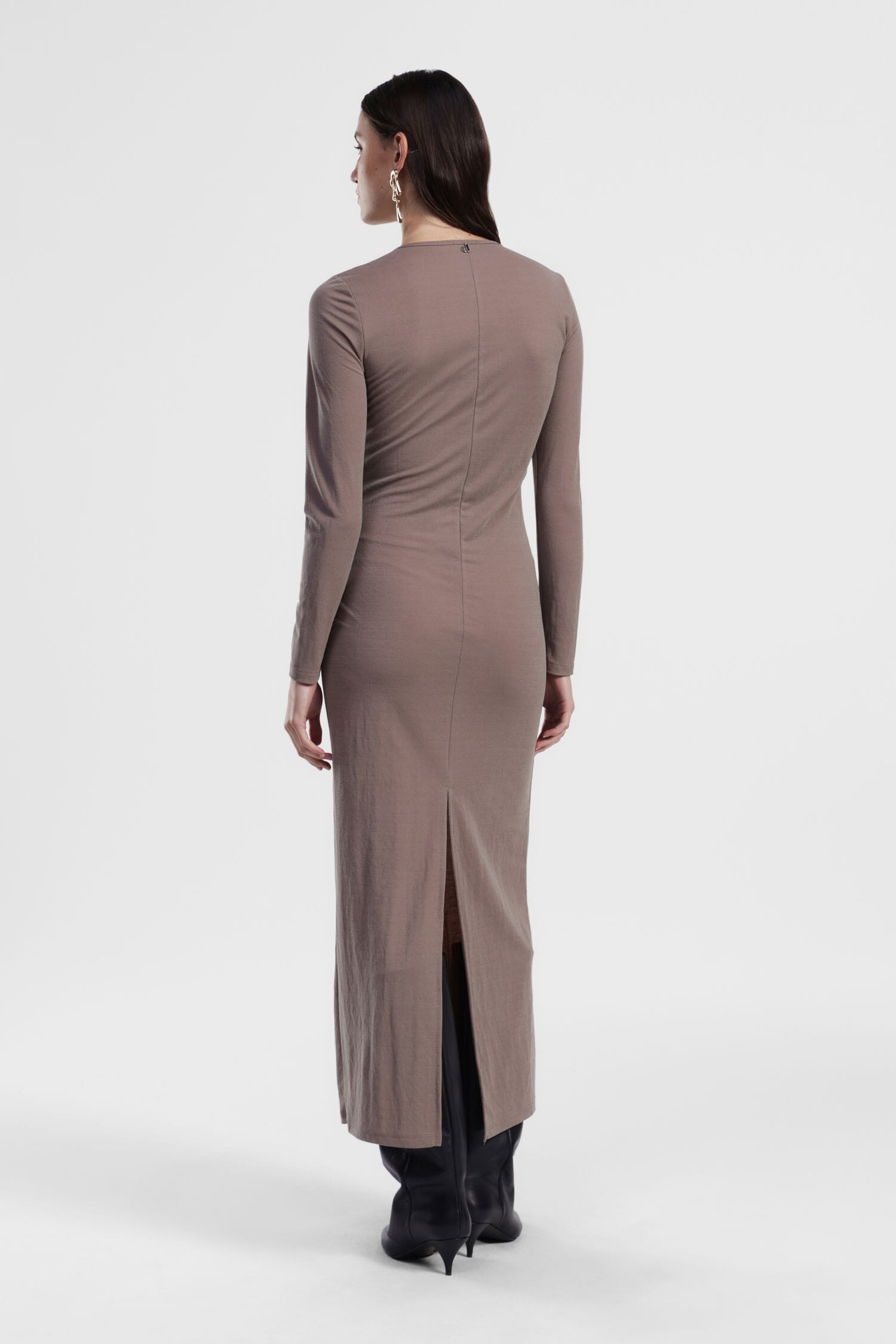 Long Dress With V-Neckline And Dixie Curled Detail