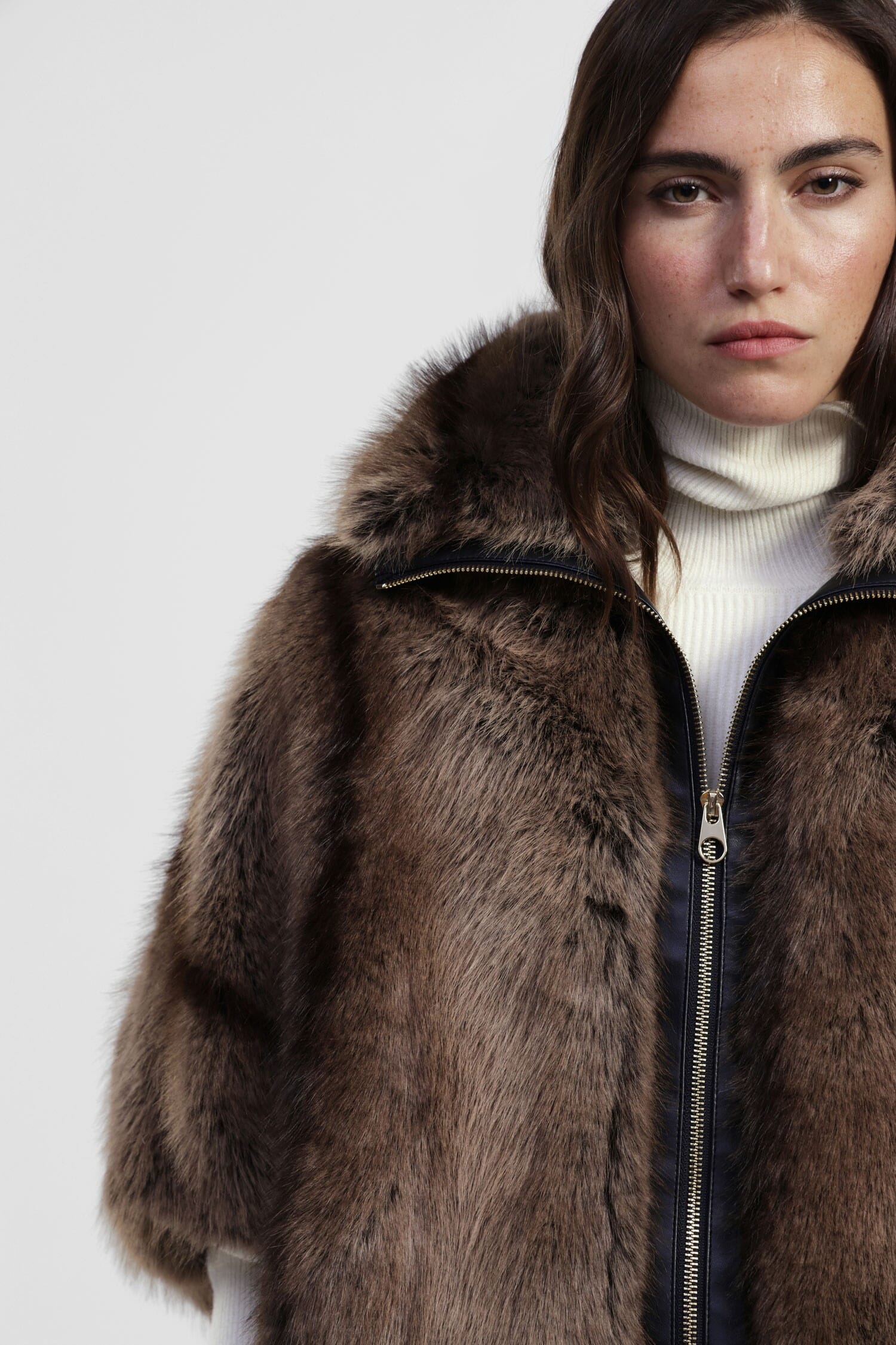 Eco-Fur Con Cappuccio E Zip Frontale Dixie