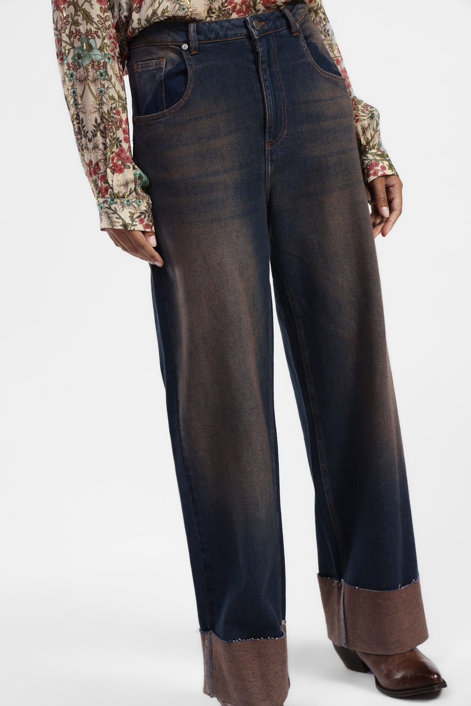 Jeans A Gamba Larga Con Polsini Dixie