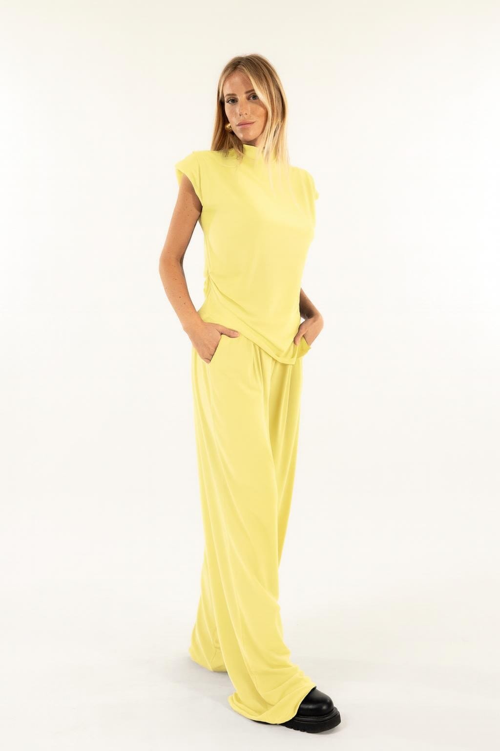 Set Blusa E Pantalone Pinces Kontatto