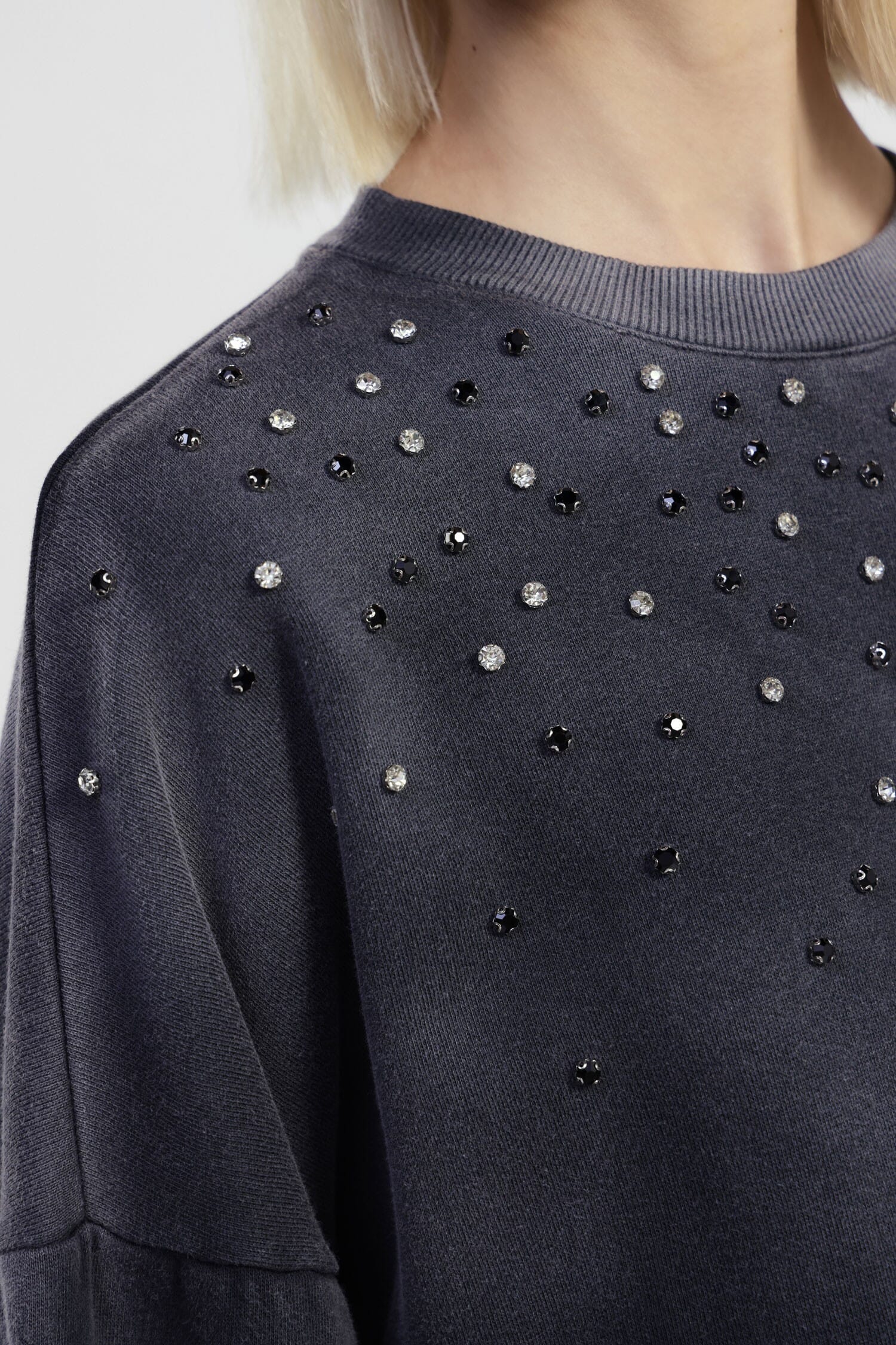 Sweatshirt à col ras du cou avec applications décoratives Dixie