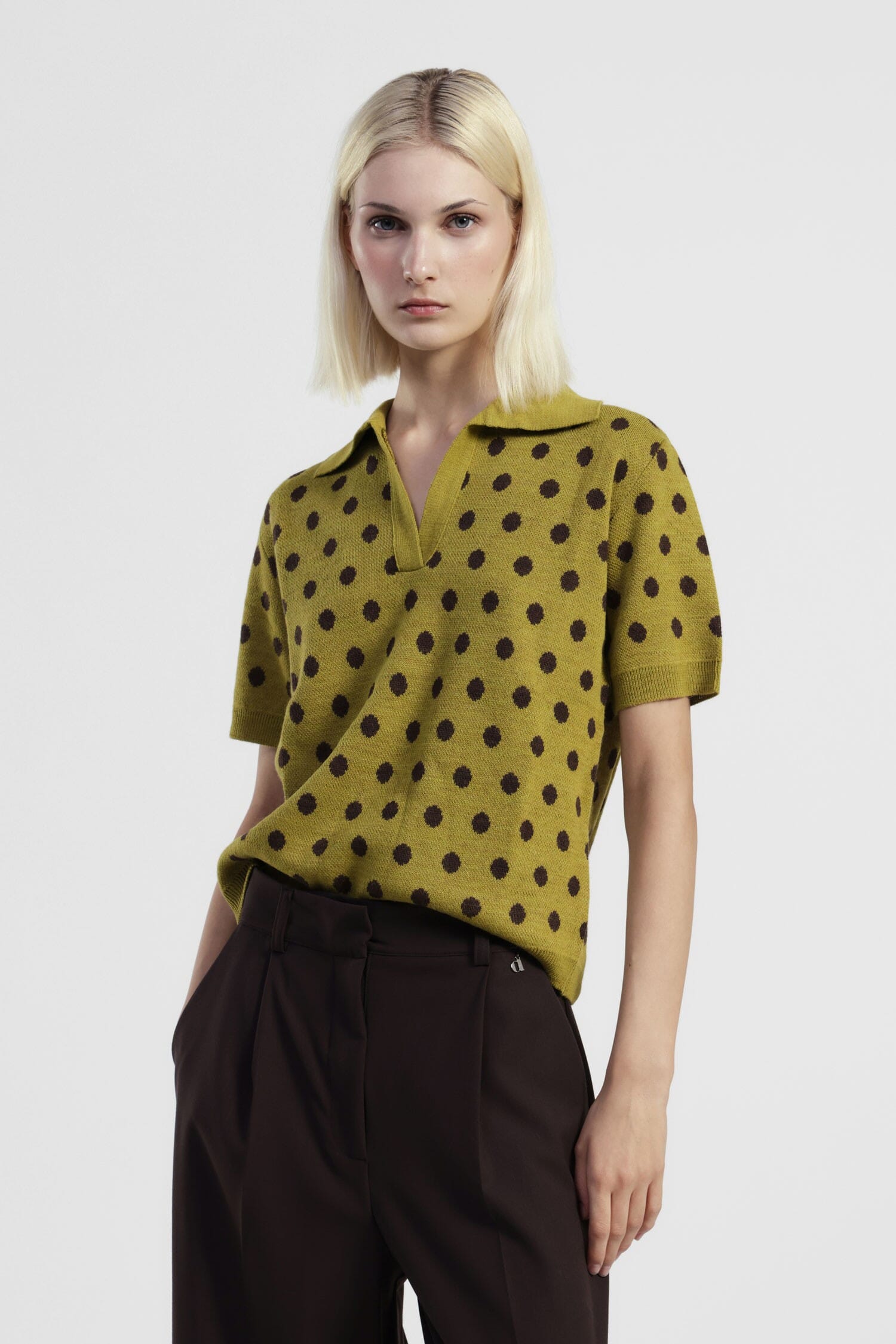 Short Polka Dot Sweater With Short Sleeves And Dixie Collar