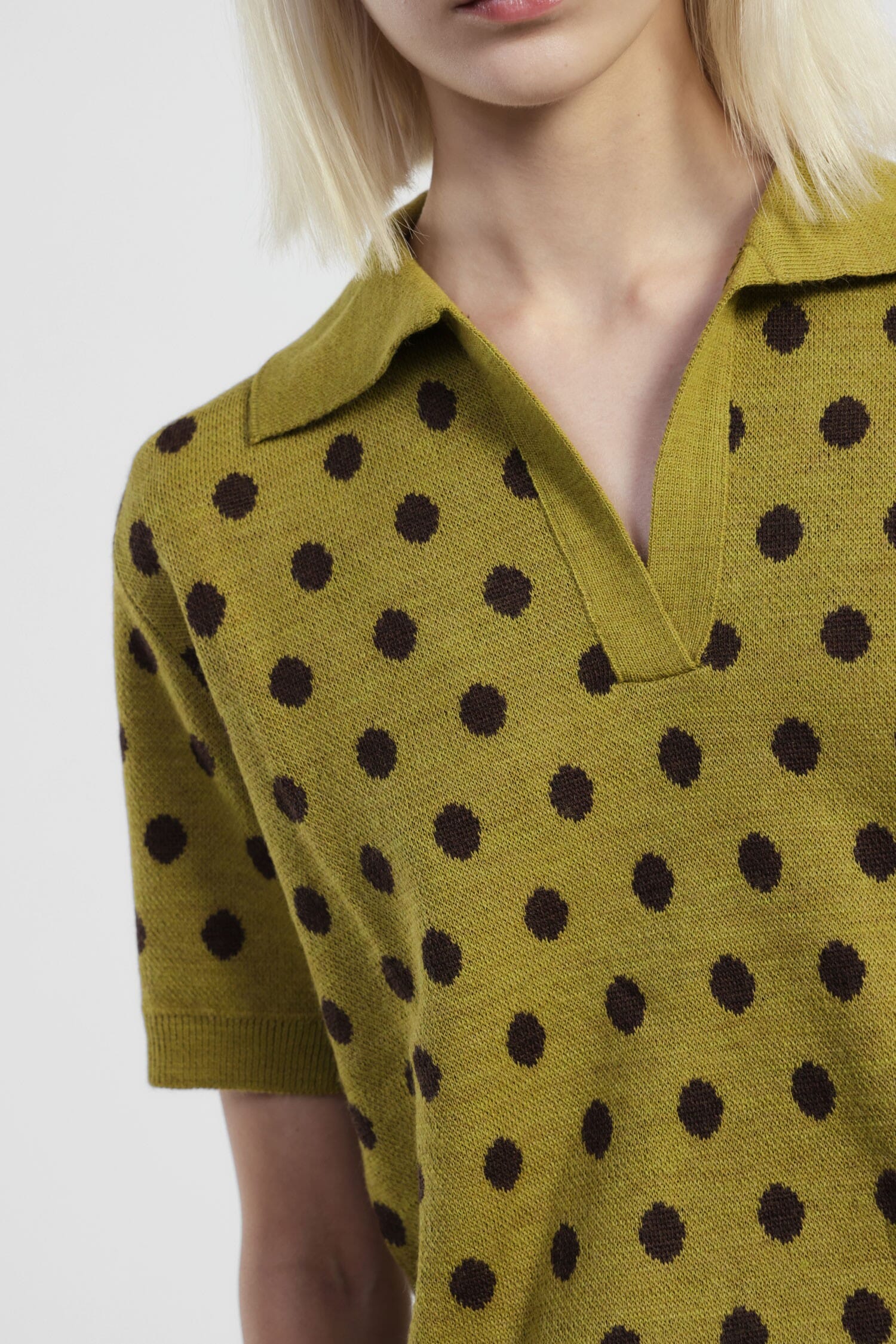 Short Polka Dot Sweater With Short Sleeves And Dixie Collar