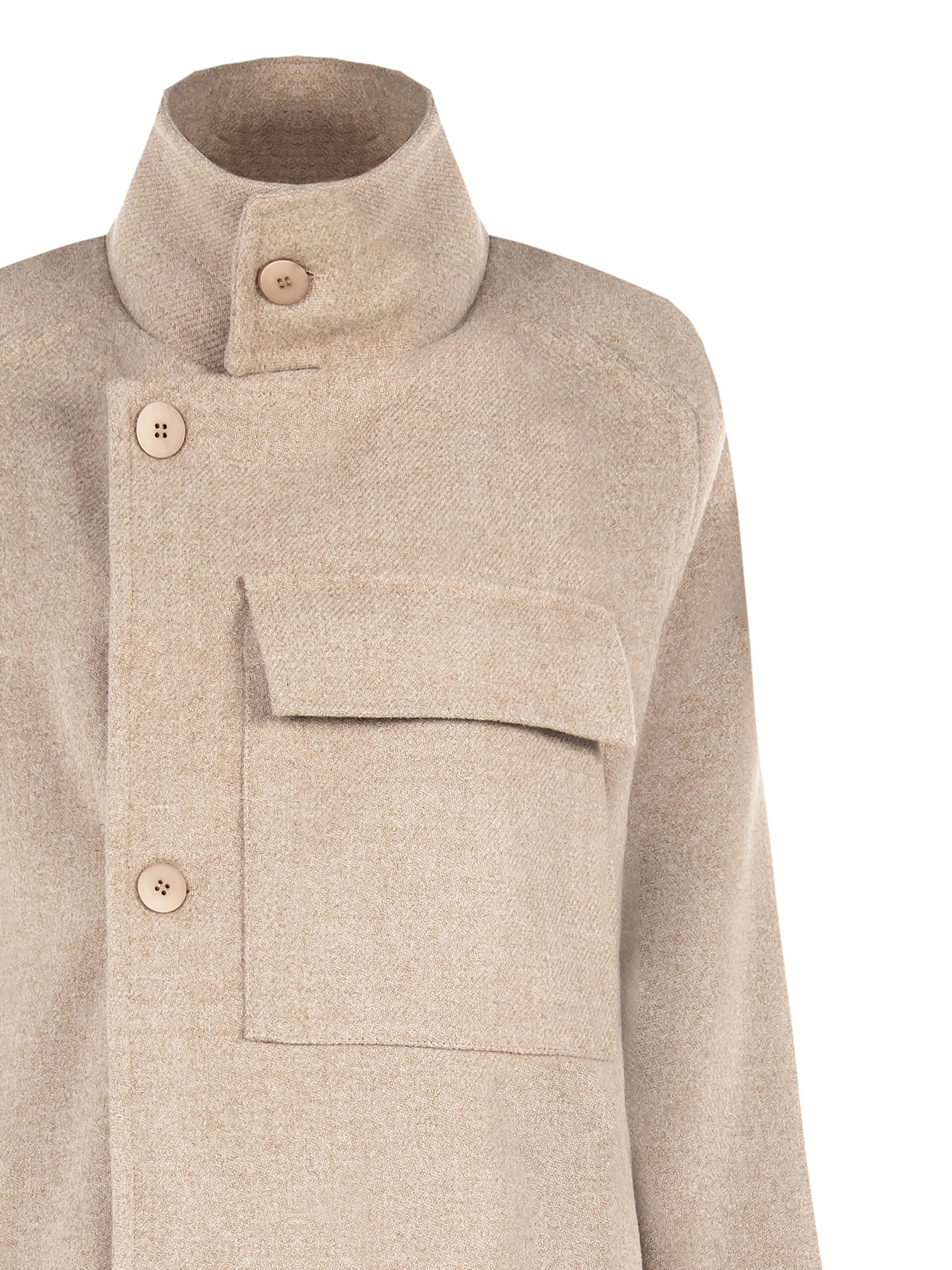 Cappotto Corto Con Tascone Sul Davanti Rinascimento