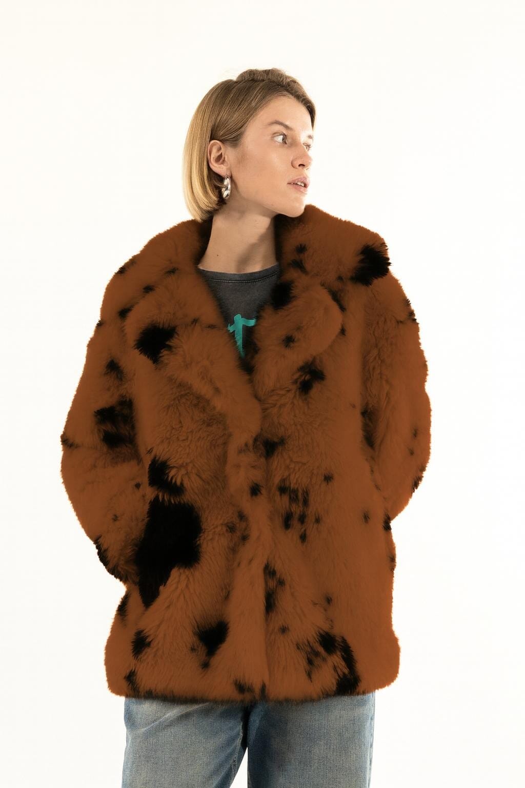 Pelliccia Over Mucca Kontatto