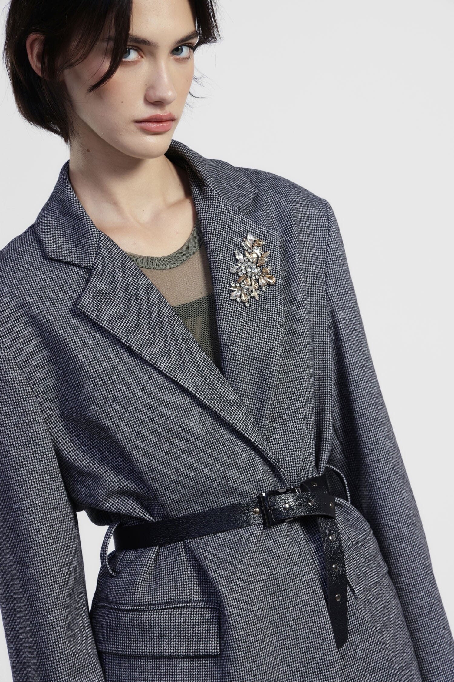 Blazer Stampato Con Cintura E Spilla Gioiello Dixie