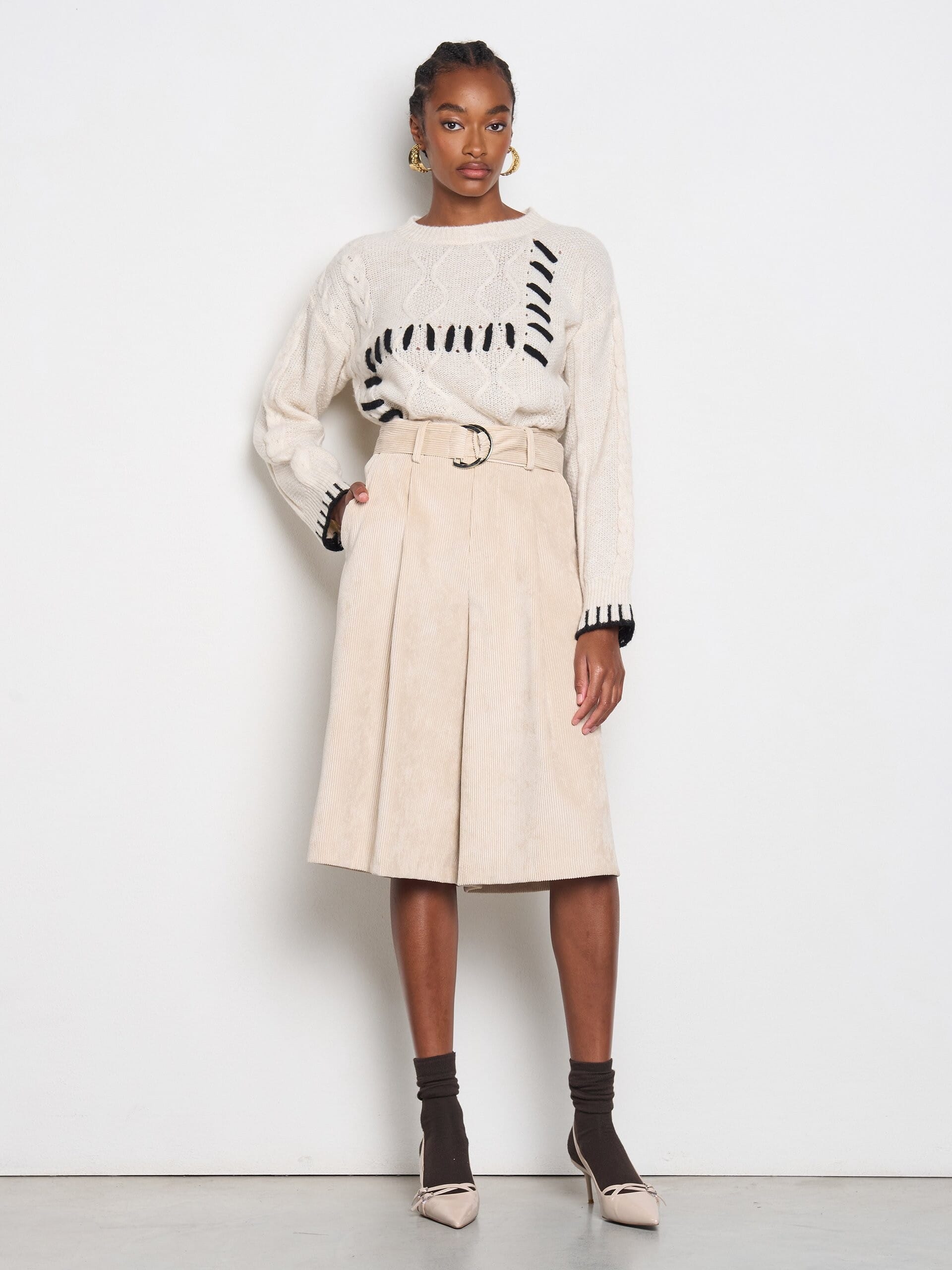 Bermuda Larghi Con Pinces In Velluto A Coste Rinascimento