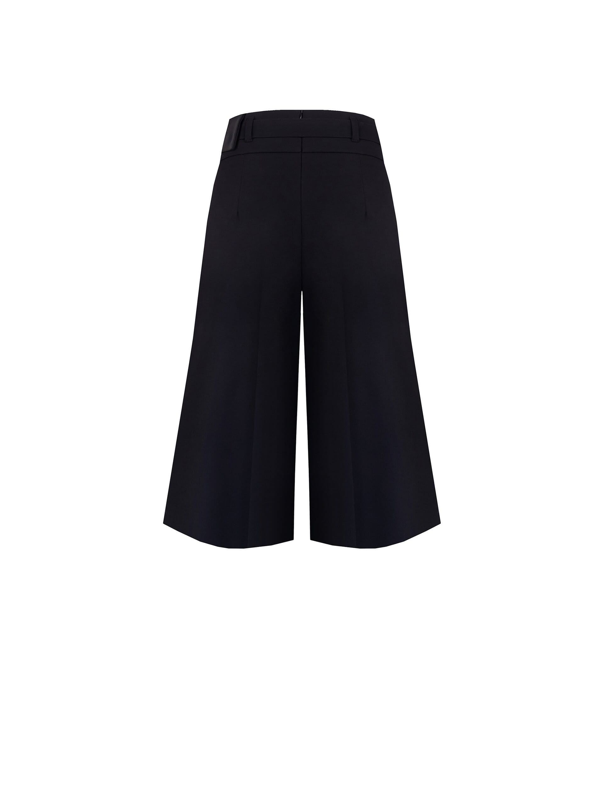 Bermuda Con Pinces E Cintura Coordinata Rinascimento