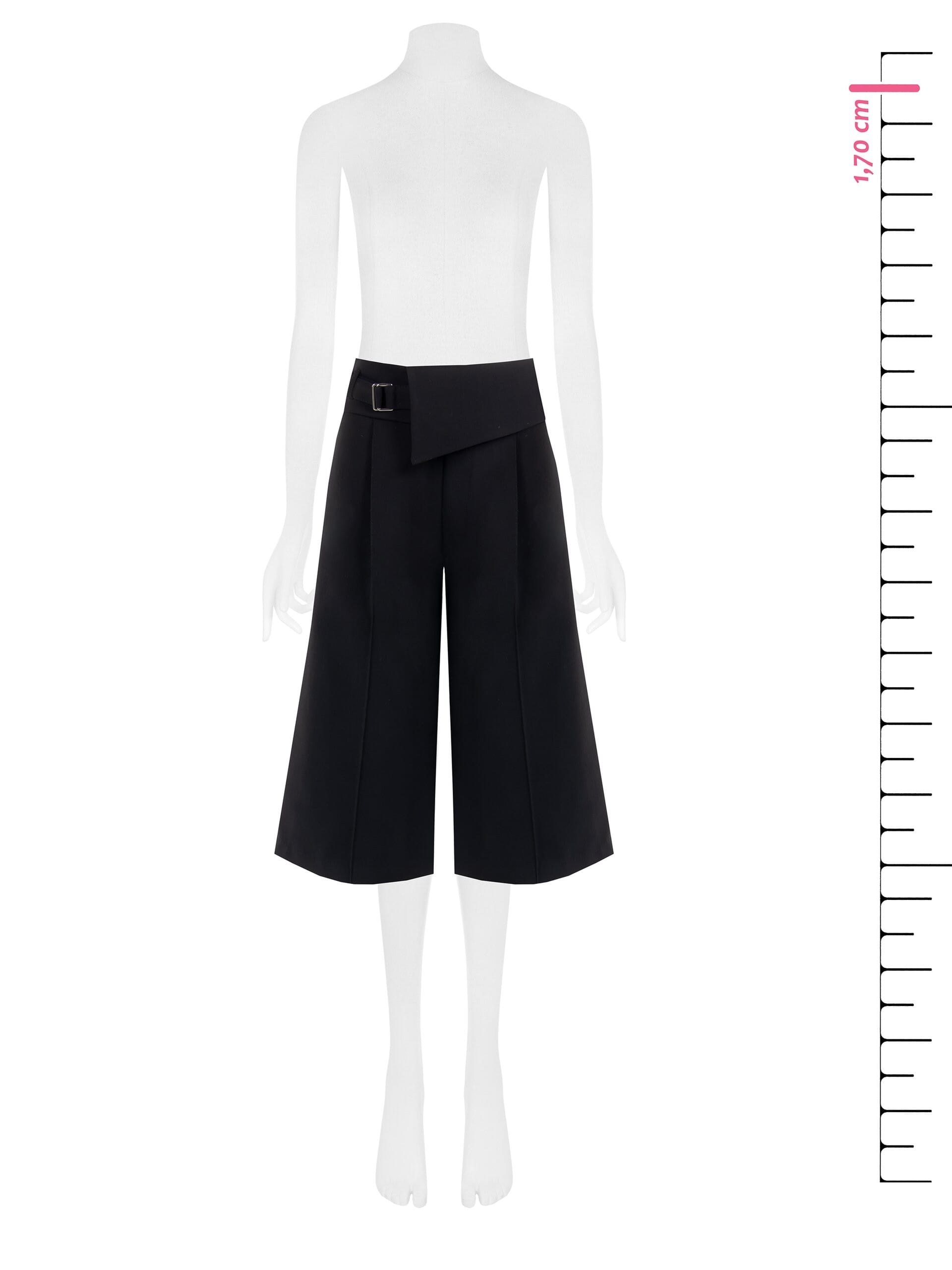 Bermuda Con Pinces E Cintura Coordinata Rinascimento