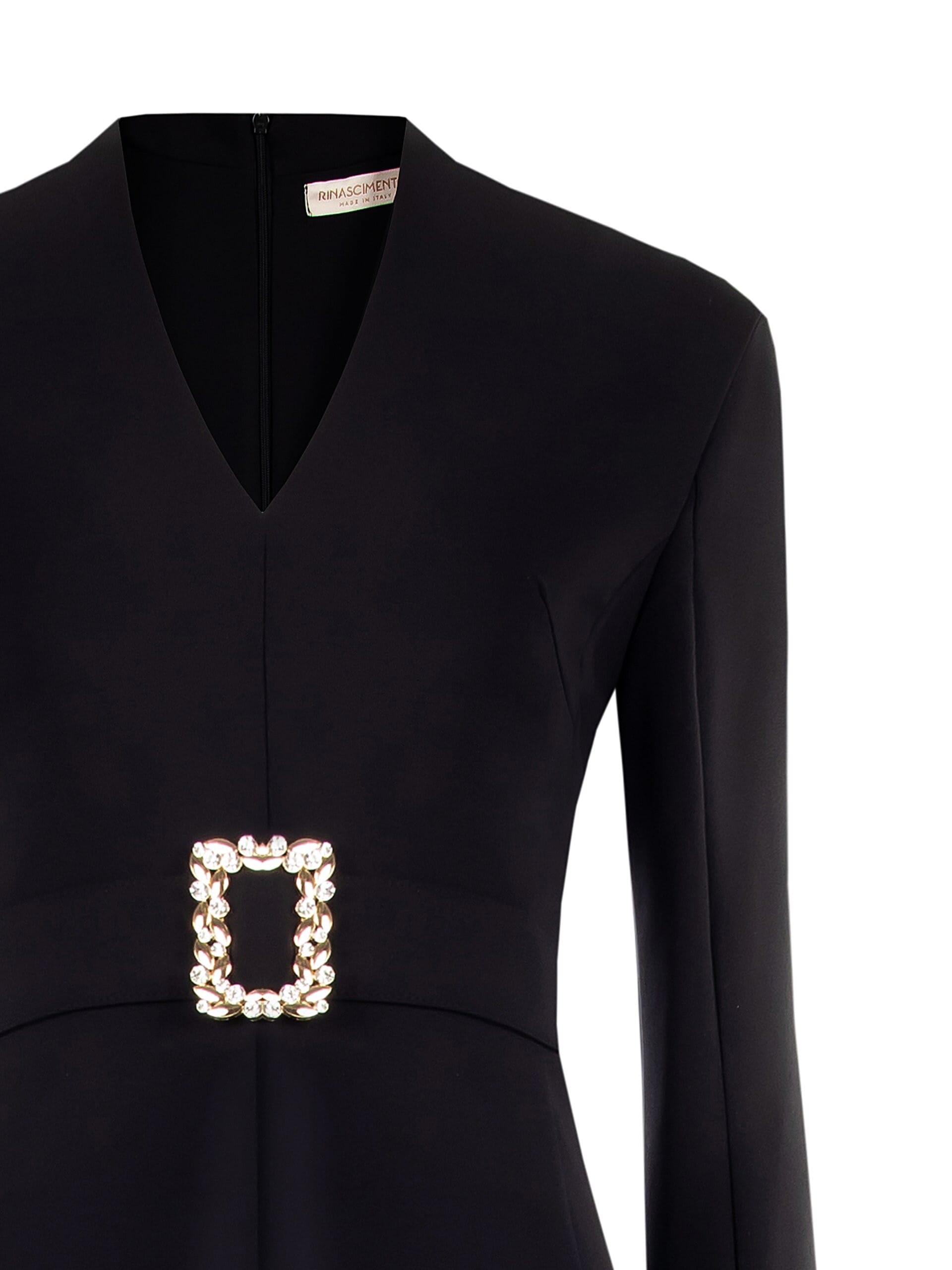 Abito Scoto Sfiancato In Tessuto Fluido Con Scollo A V E Fibbia Gioiello Rinascimento