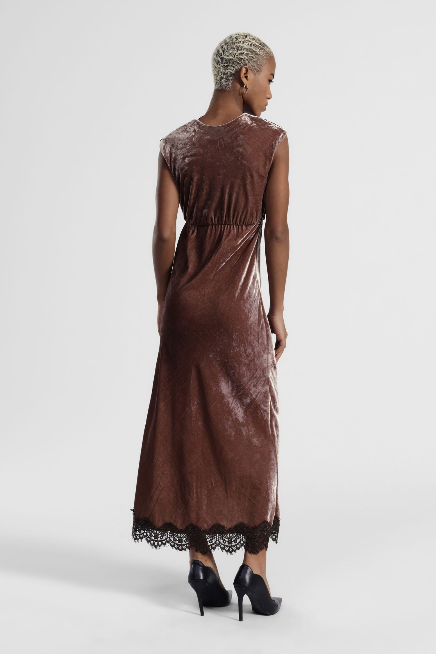 Abito Lungo Senza Maniche Con Inserti In Pizzo Dixie