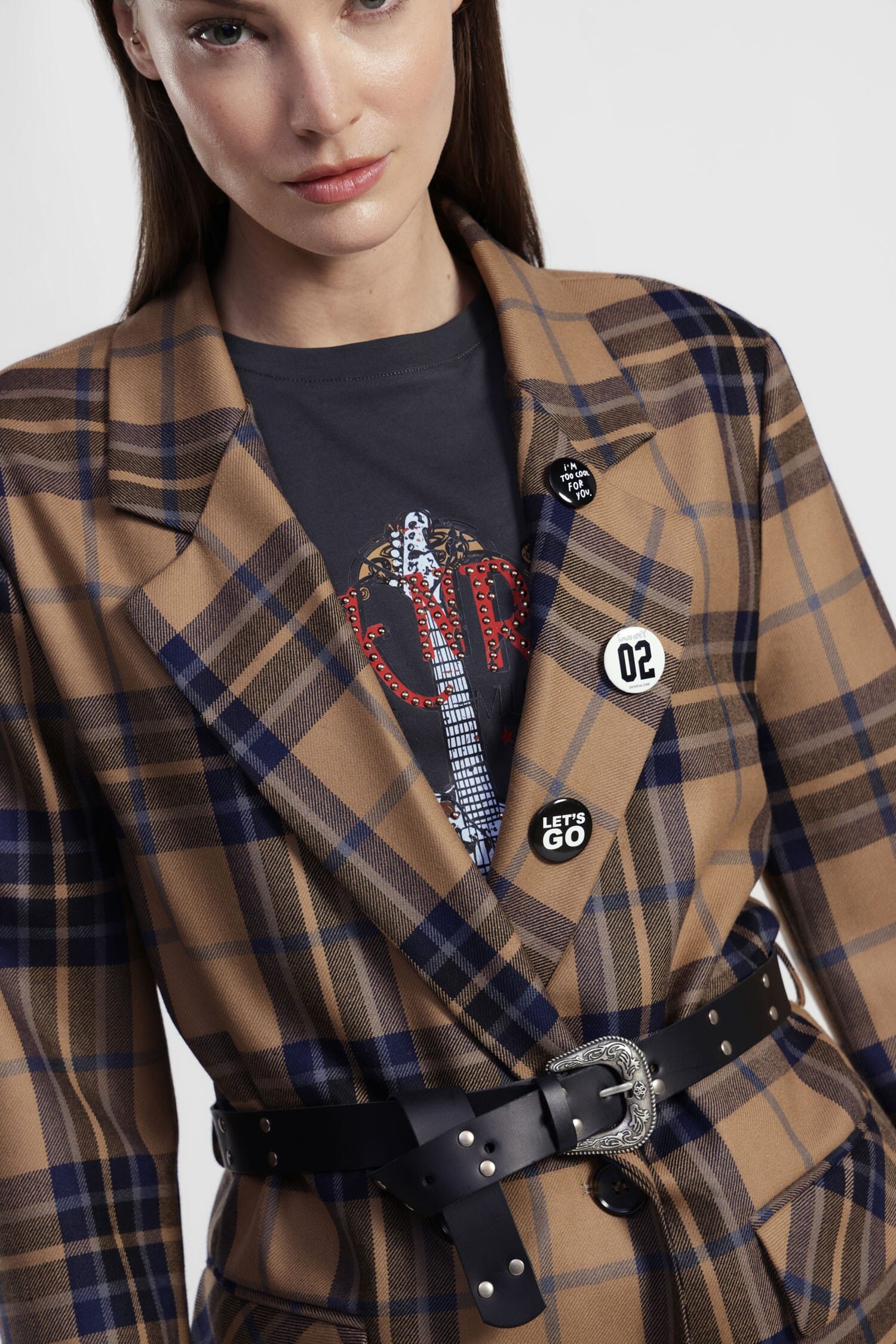 Blazer A Quadri Con Cintura Borchiata E Spille Dixie