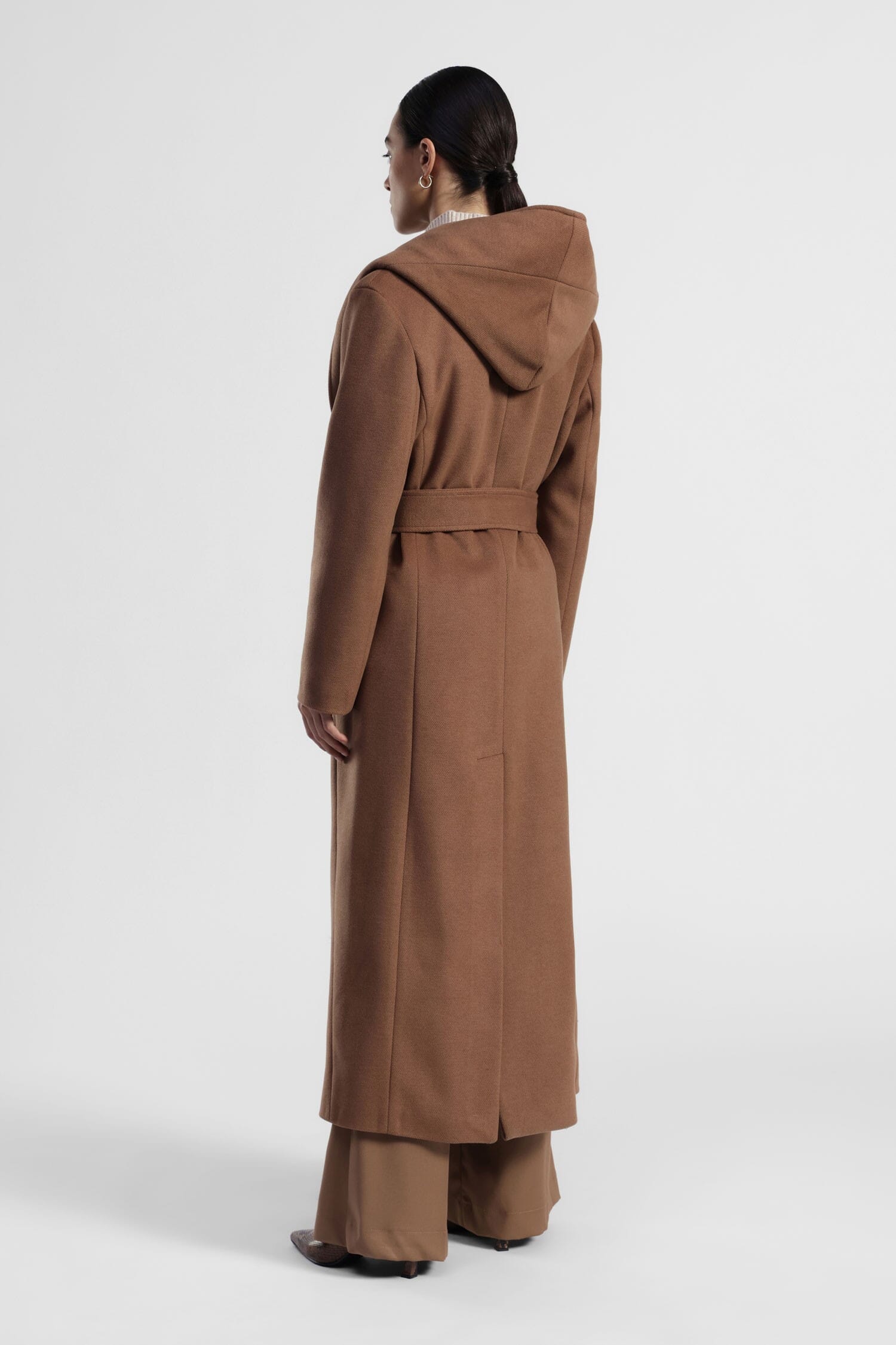 Cappotto Lungo Con Ampio Cappuccio E Cintura Dixie