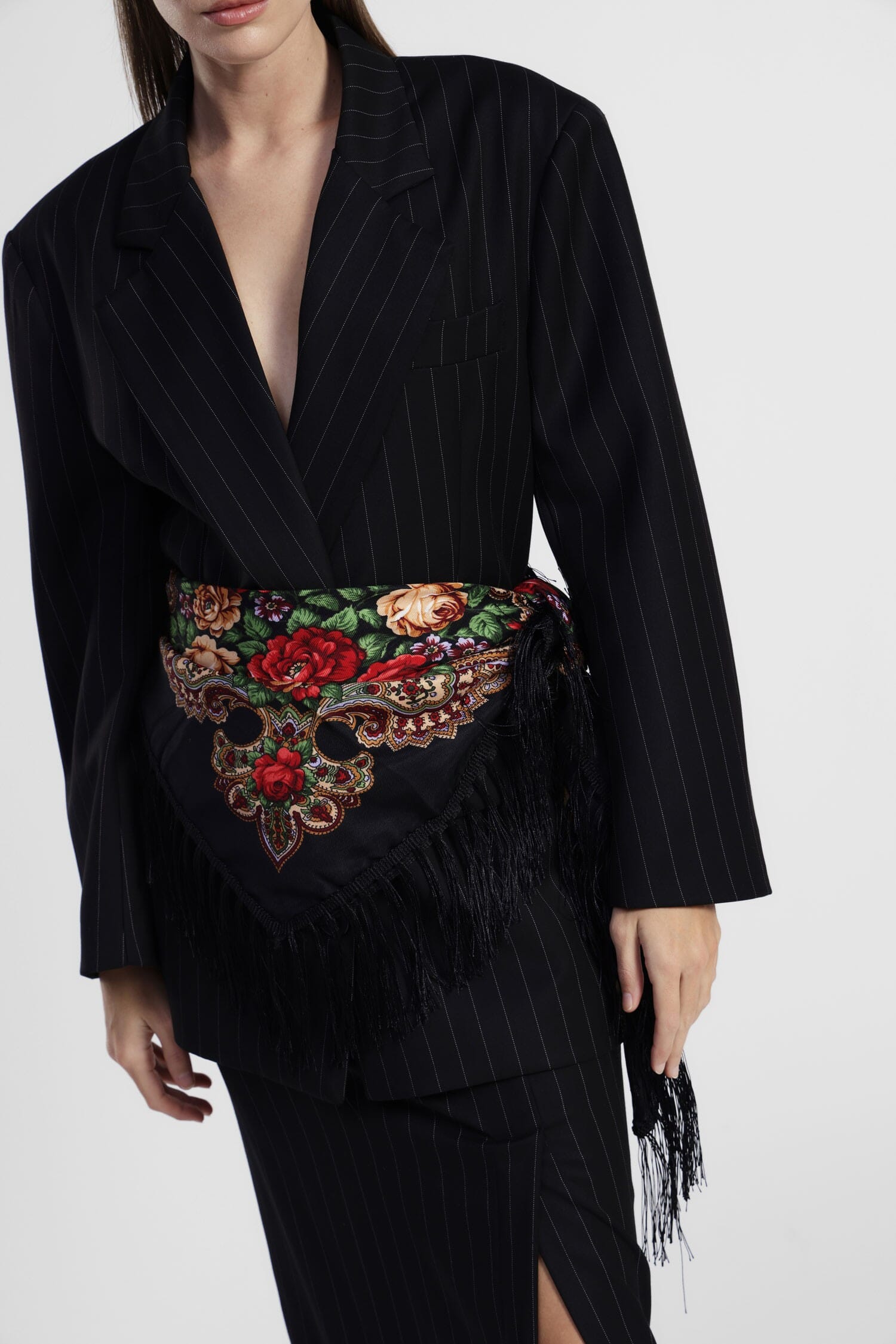 Blazer à pinces avec écharpe décorative à franges Dixie