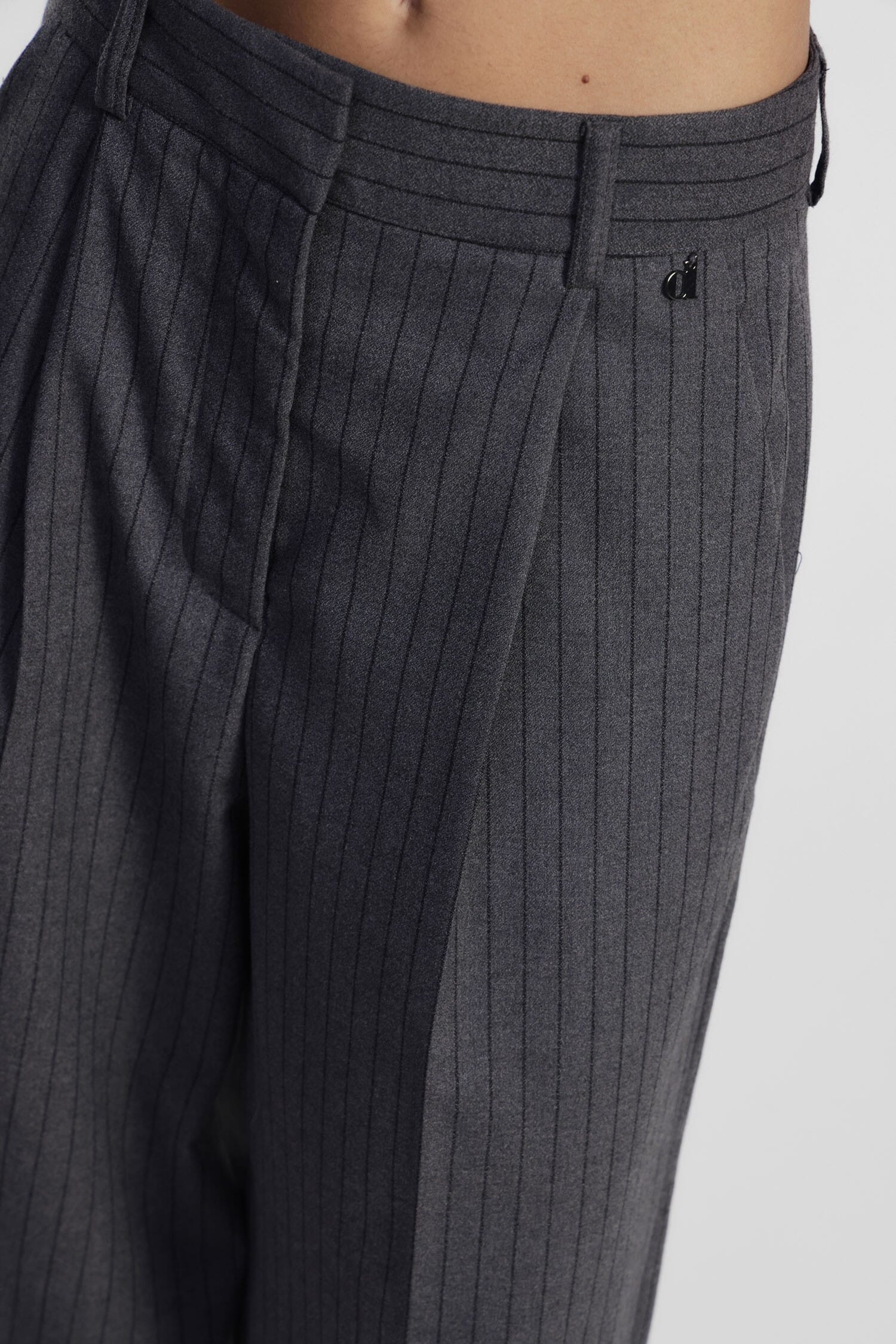 Pantaloni A Vita Alta Con Pinces E Gamba Ampia Dixie