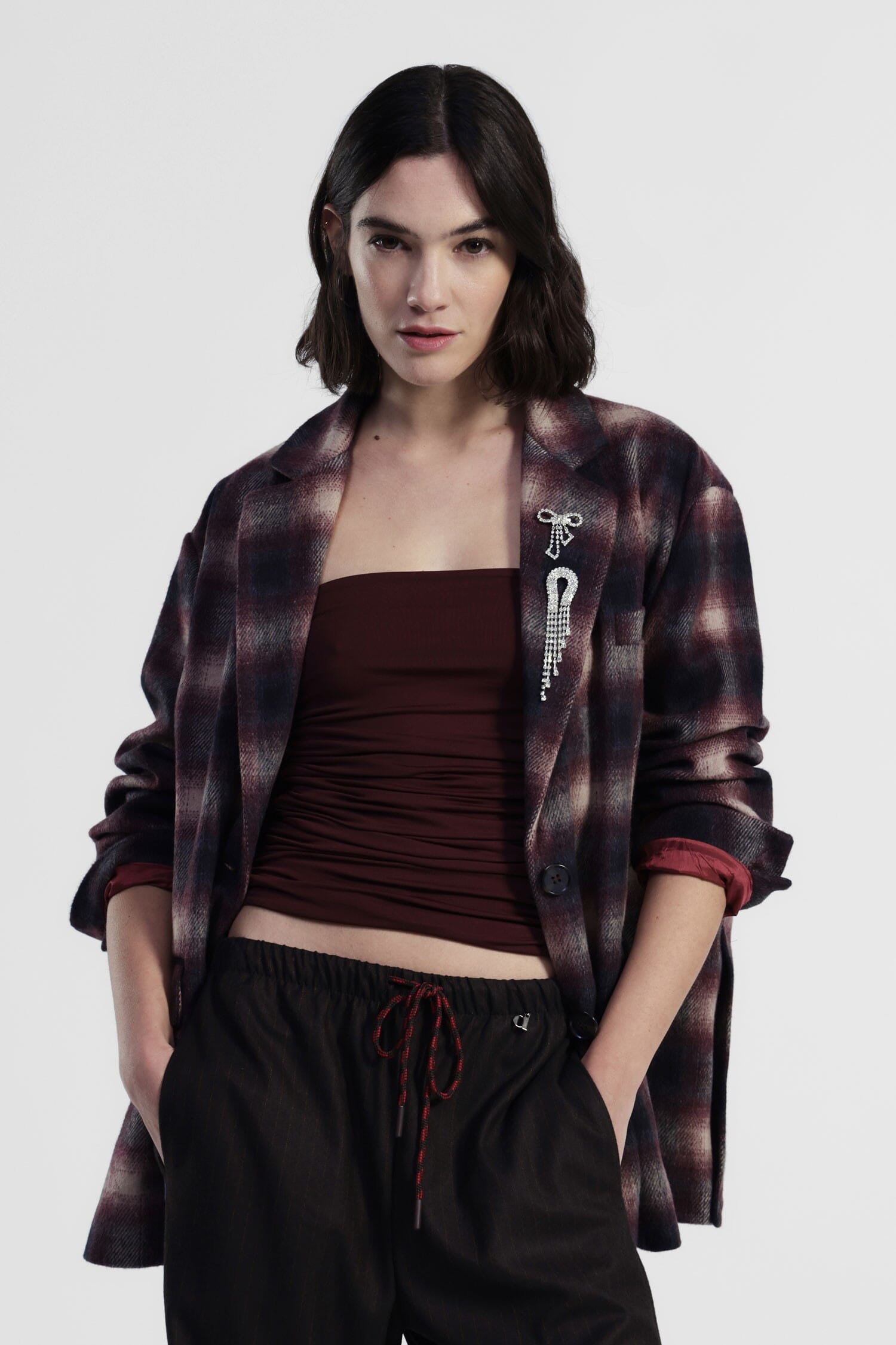 Blazer à carreaux avec épingle décorative et poches Dixie