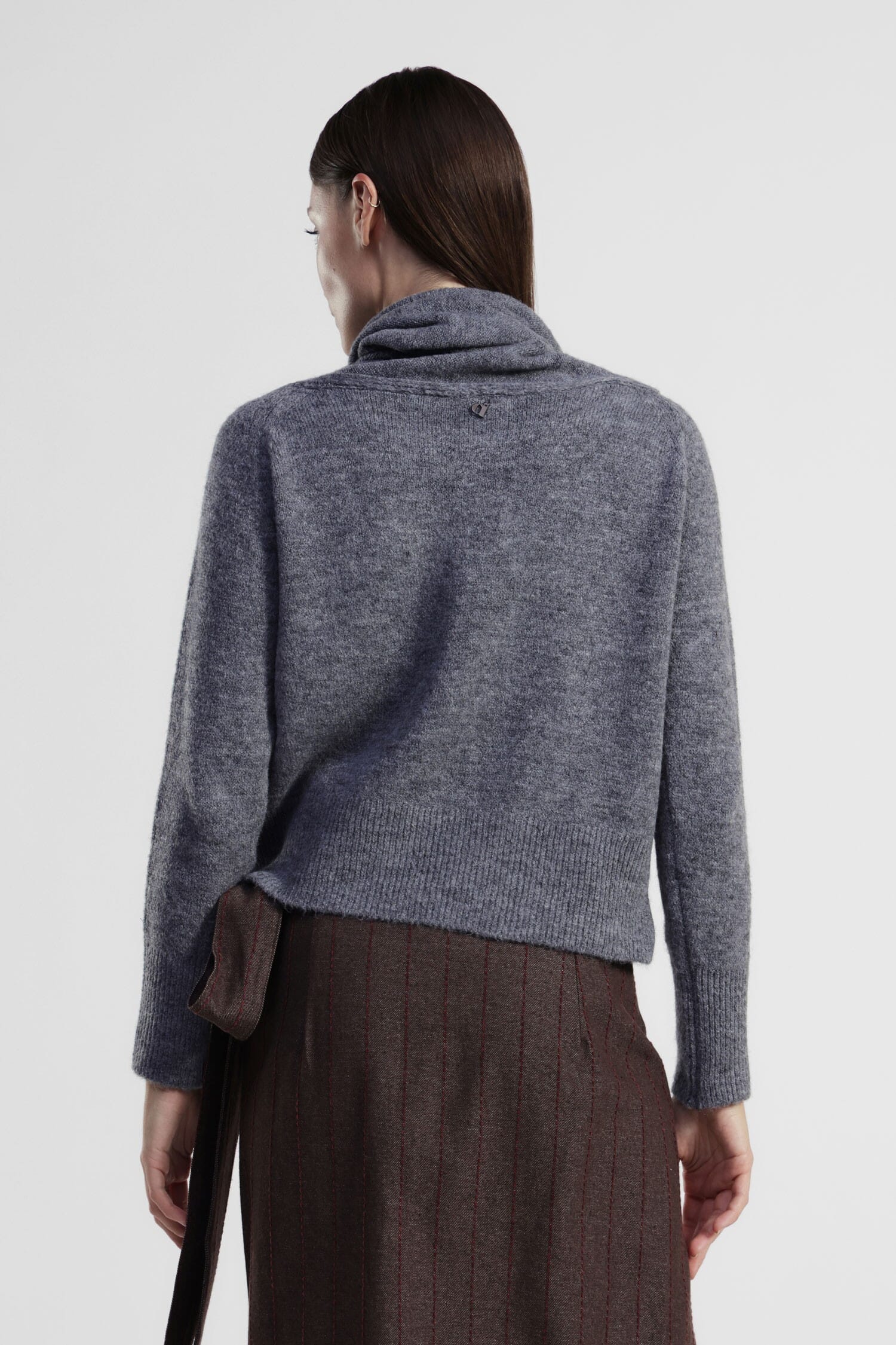 Pull ras du cou avec écharpe nouée intégrée Dixie