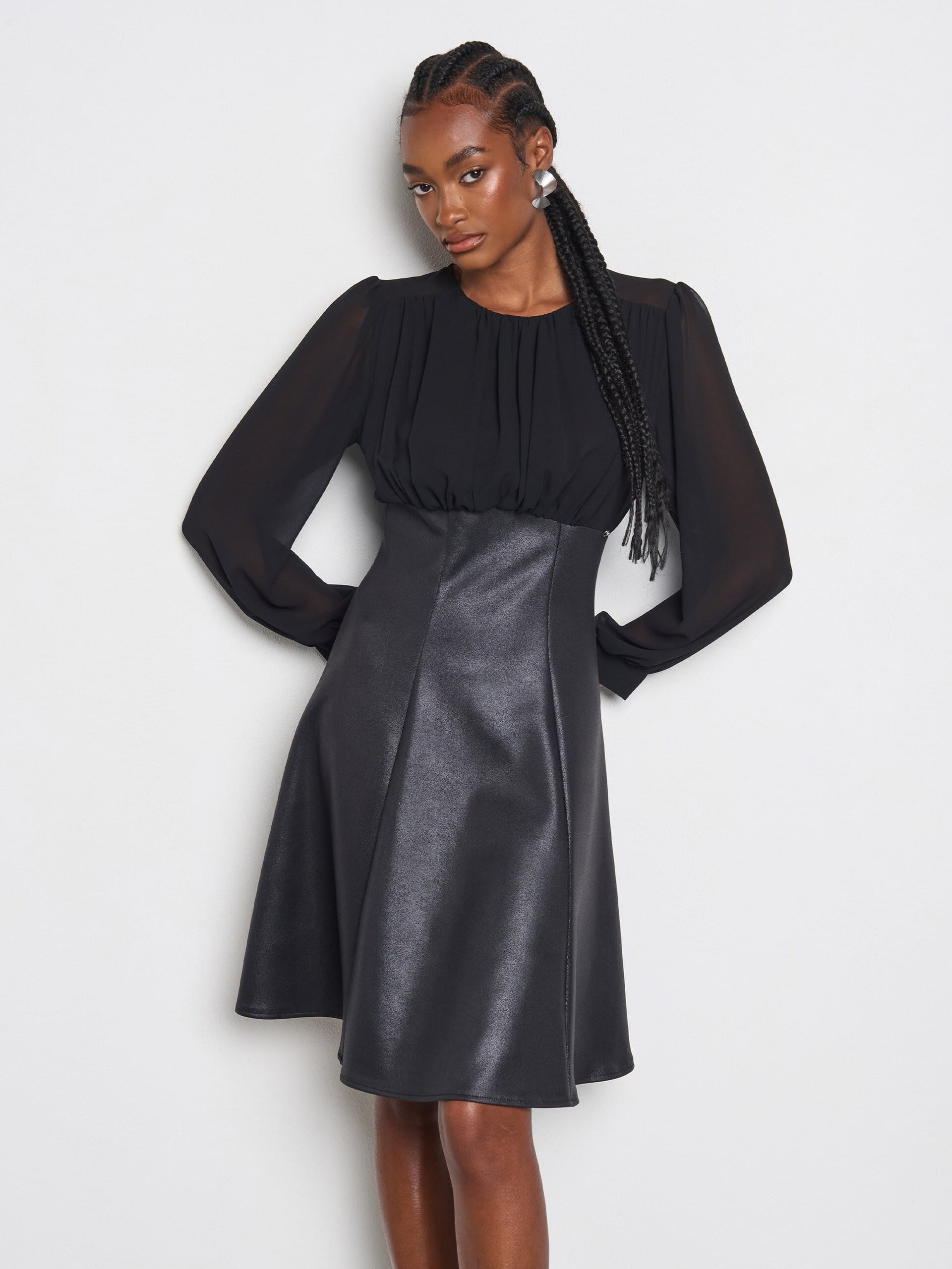 Abito A Ruota In Jersey Spalmato Effetto Pelle Con Top In Georgette Rinascimento