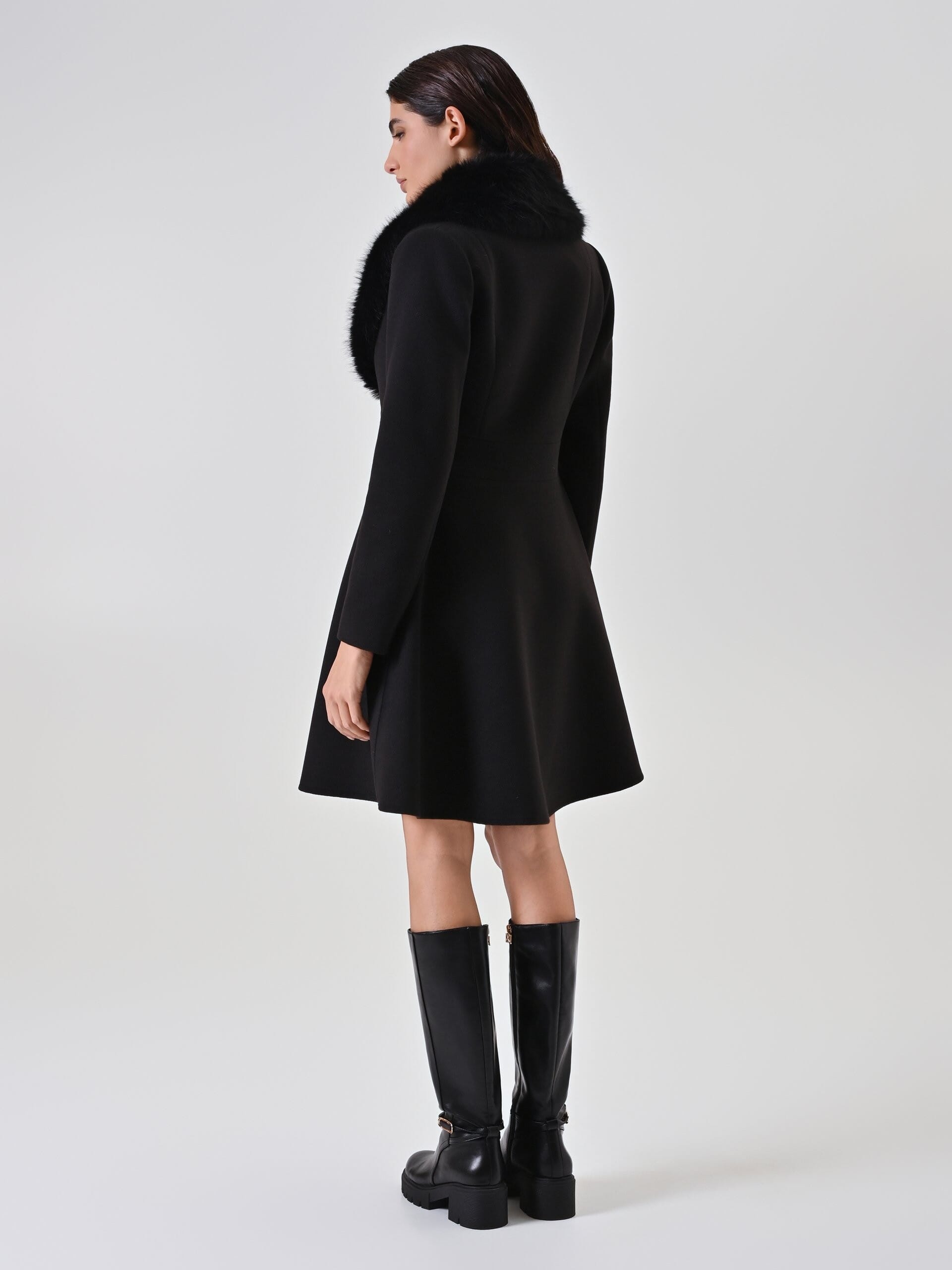 Rinascimento Manteau long plié en velours à col en fausse fourrure amovible