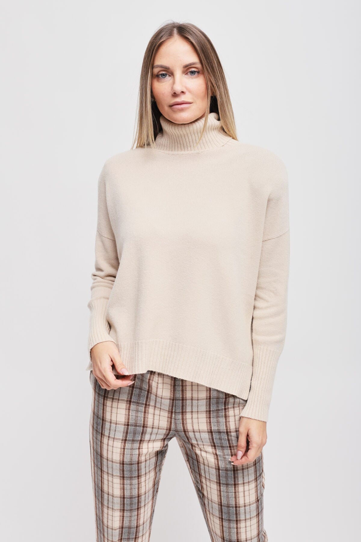 Maryley High Neck Jumper With Asymmetrical Hem