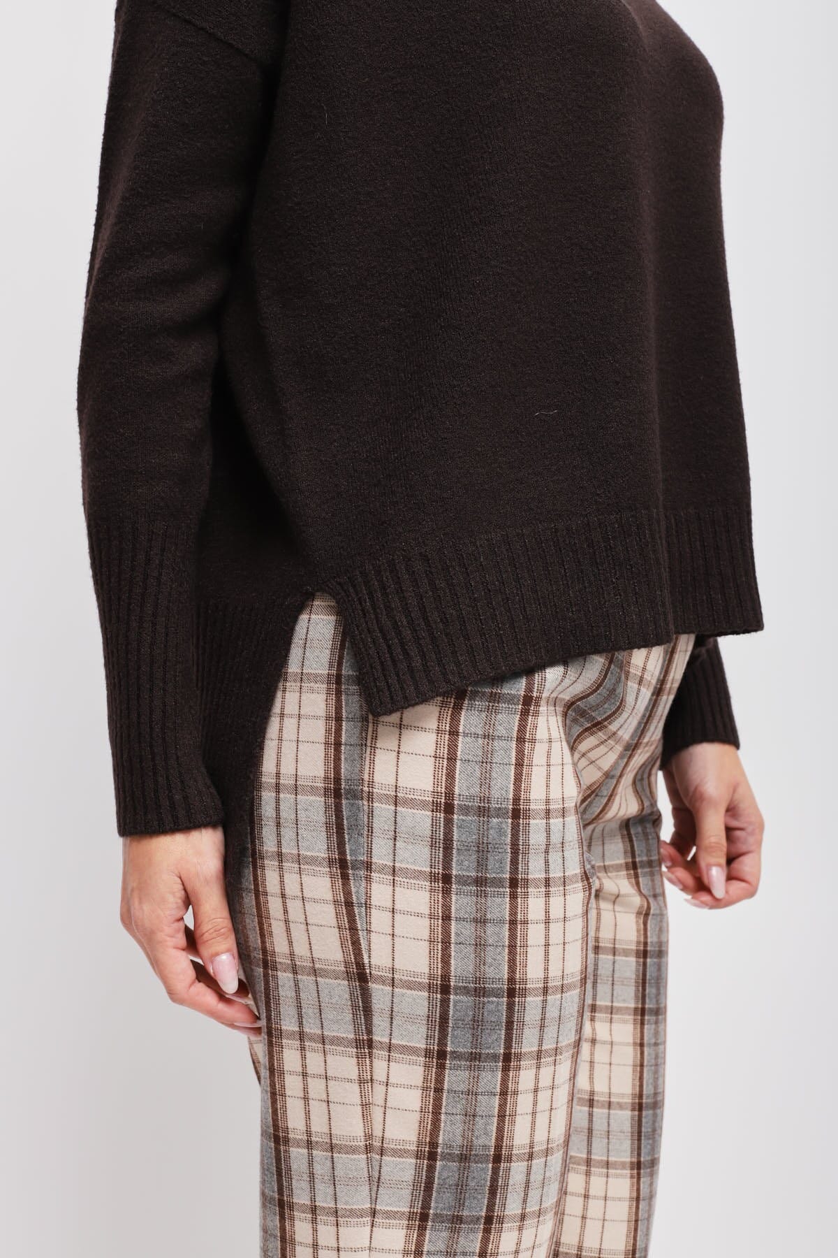 Maryley High Neck Jumper With Asymmetrical Hem