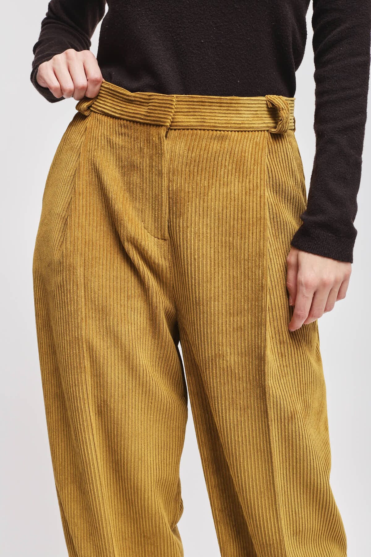 Pantalon Palace en velours côtelé avec plis Maryley