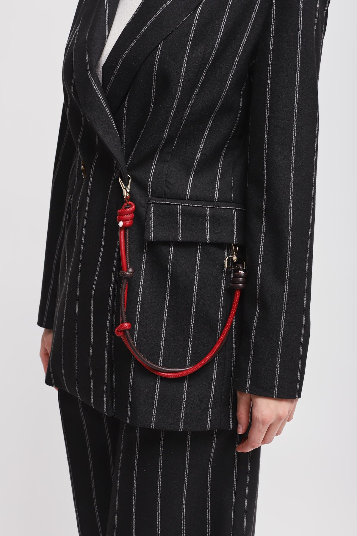 Veste à pinces à double boutonnage avec sangle Maryley