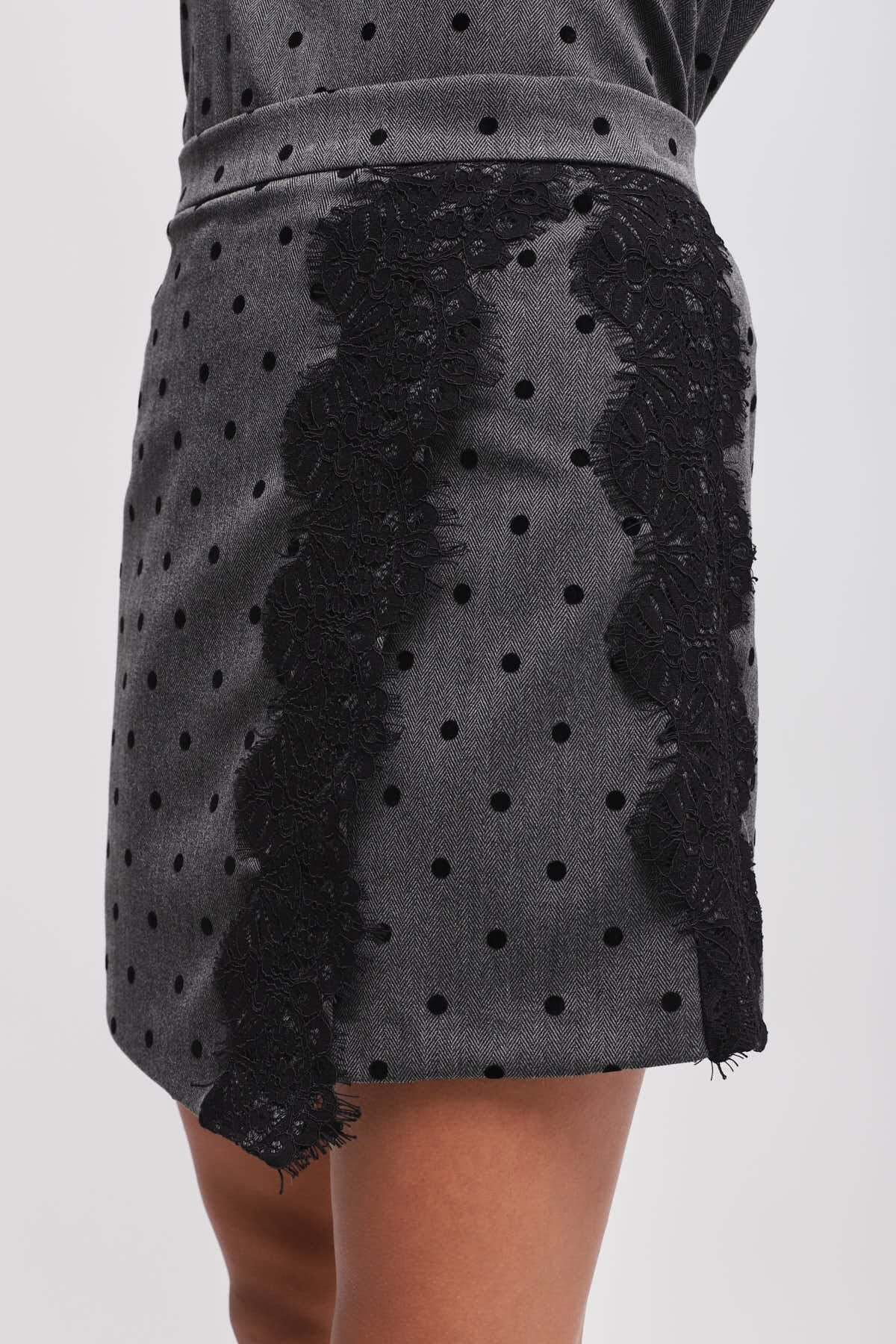 Minigonna A Pois Con Inserto In Pizzo Maryley