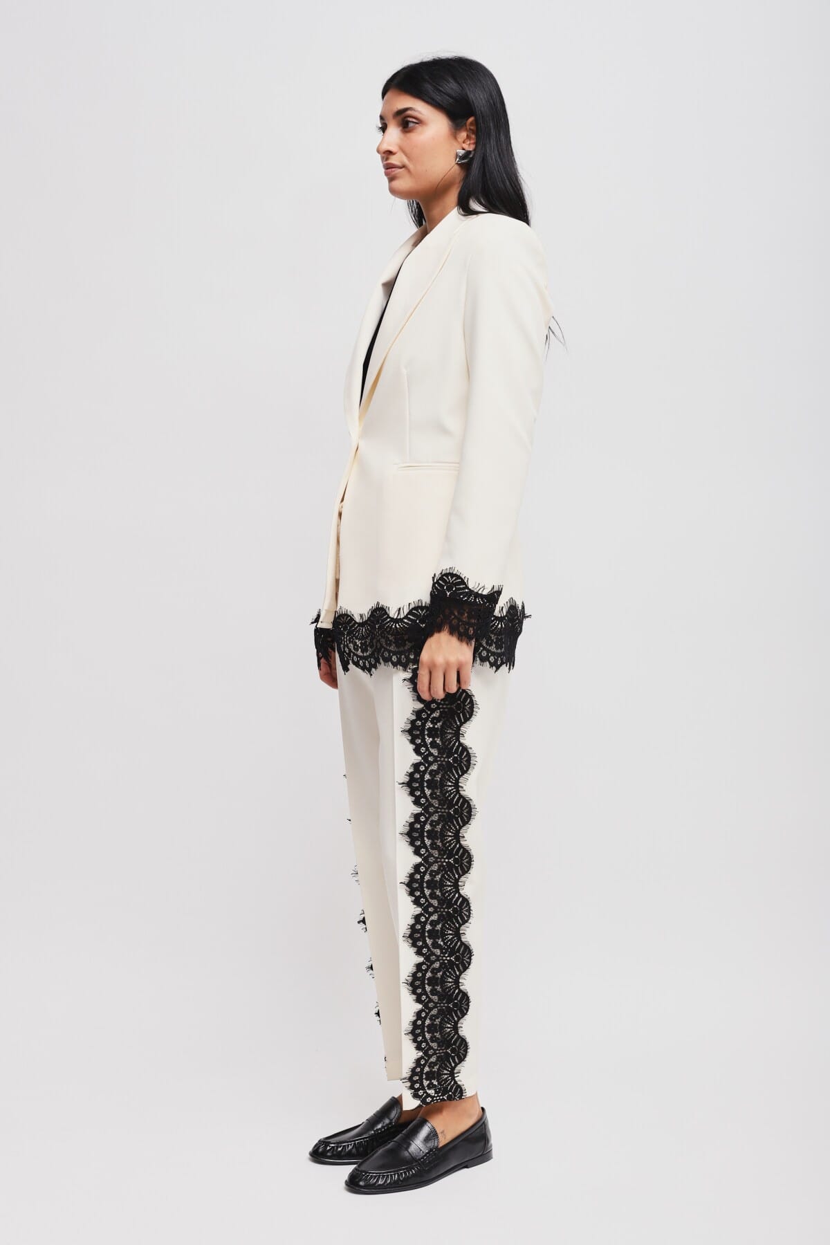 Completo Giacca Monopetto E Pantalone A Sigaretta Con Pizzo Maryley