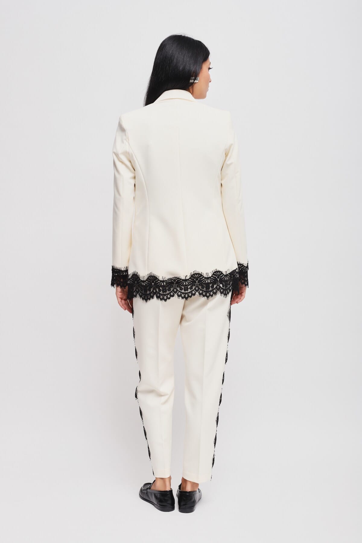 Completo Giacca Monopetto E Pantalone A Sigaretta Con Pizzo Maryley