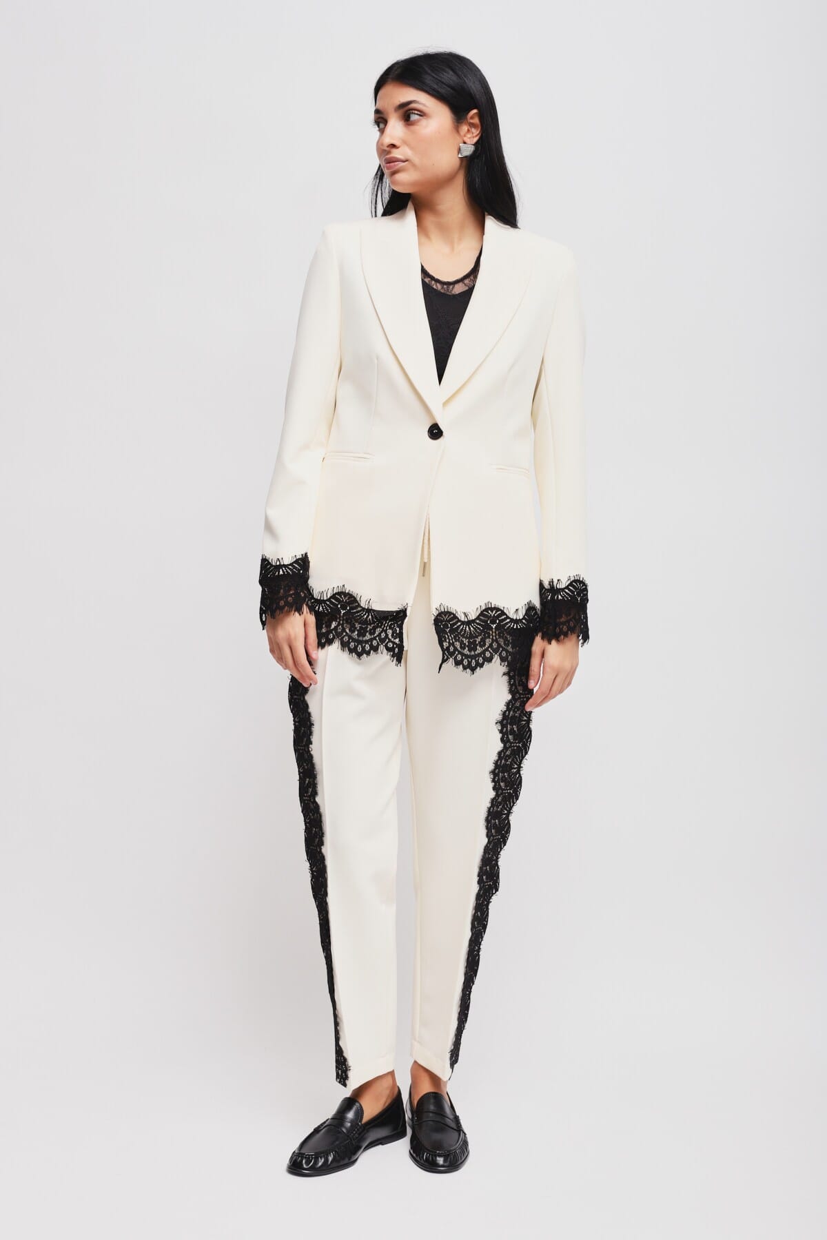 Completo Giacca Monopetto E Pantalone A Sigaretta Con Pizzo Maryley