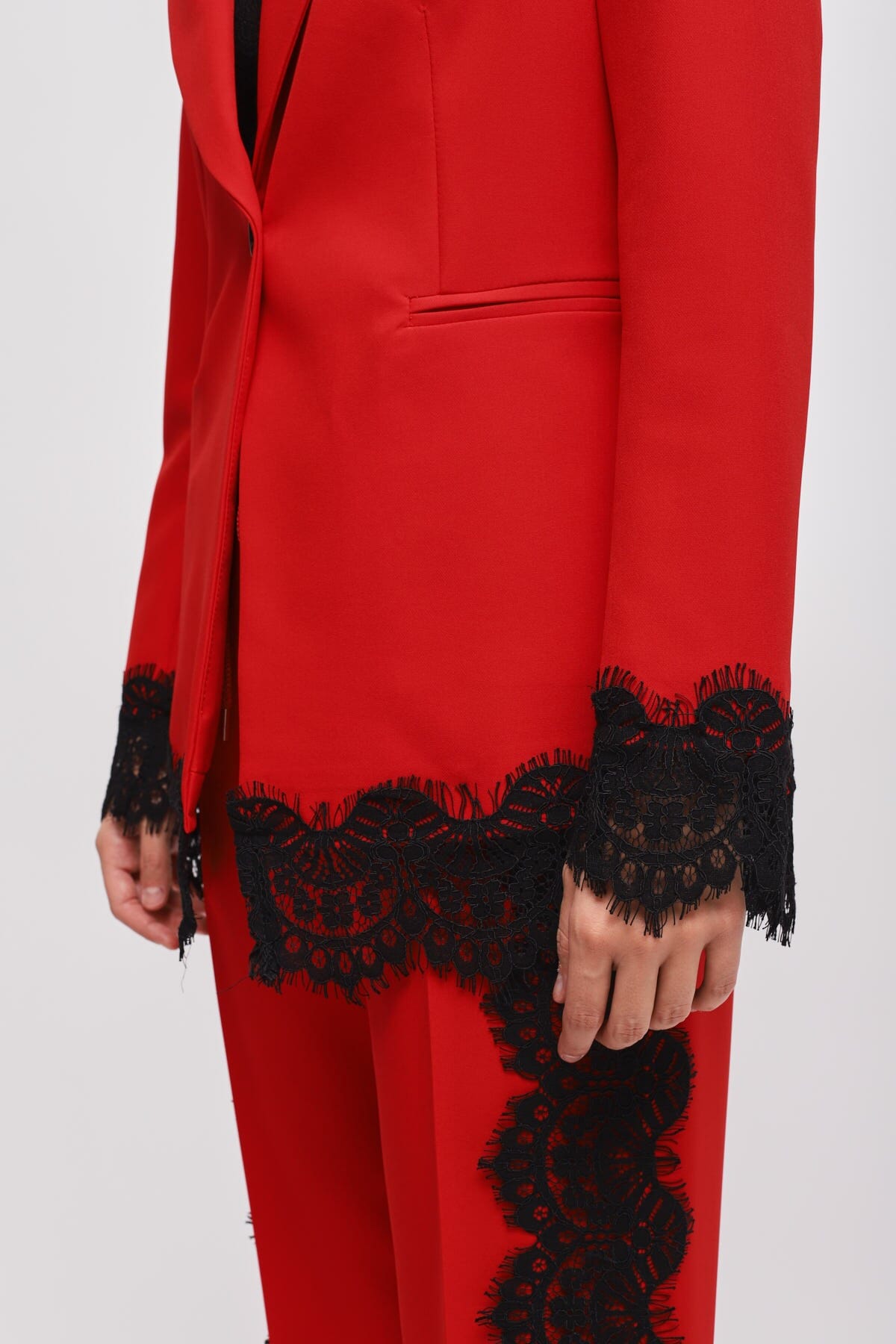 Completo Giacca Monopetto E Pantalone A Sigaretta Con Pizzo Maryley