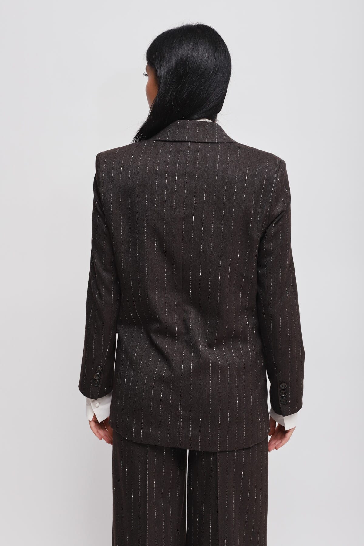 Giacca Gessata Con Spilla Maryley