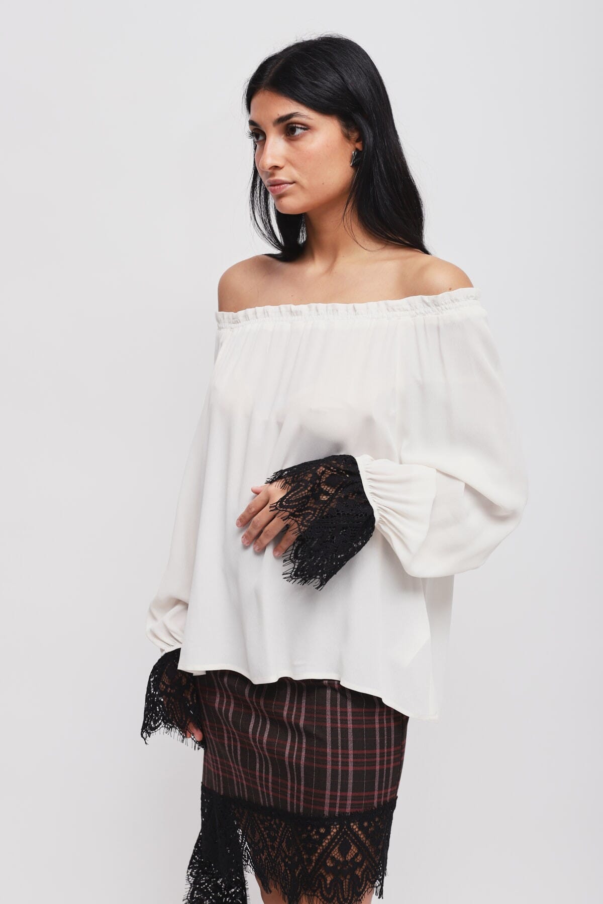 Blusa Con Scollo A Barca E Polsi In Pizzo Maryley