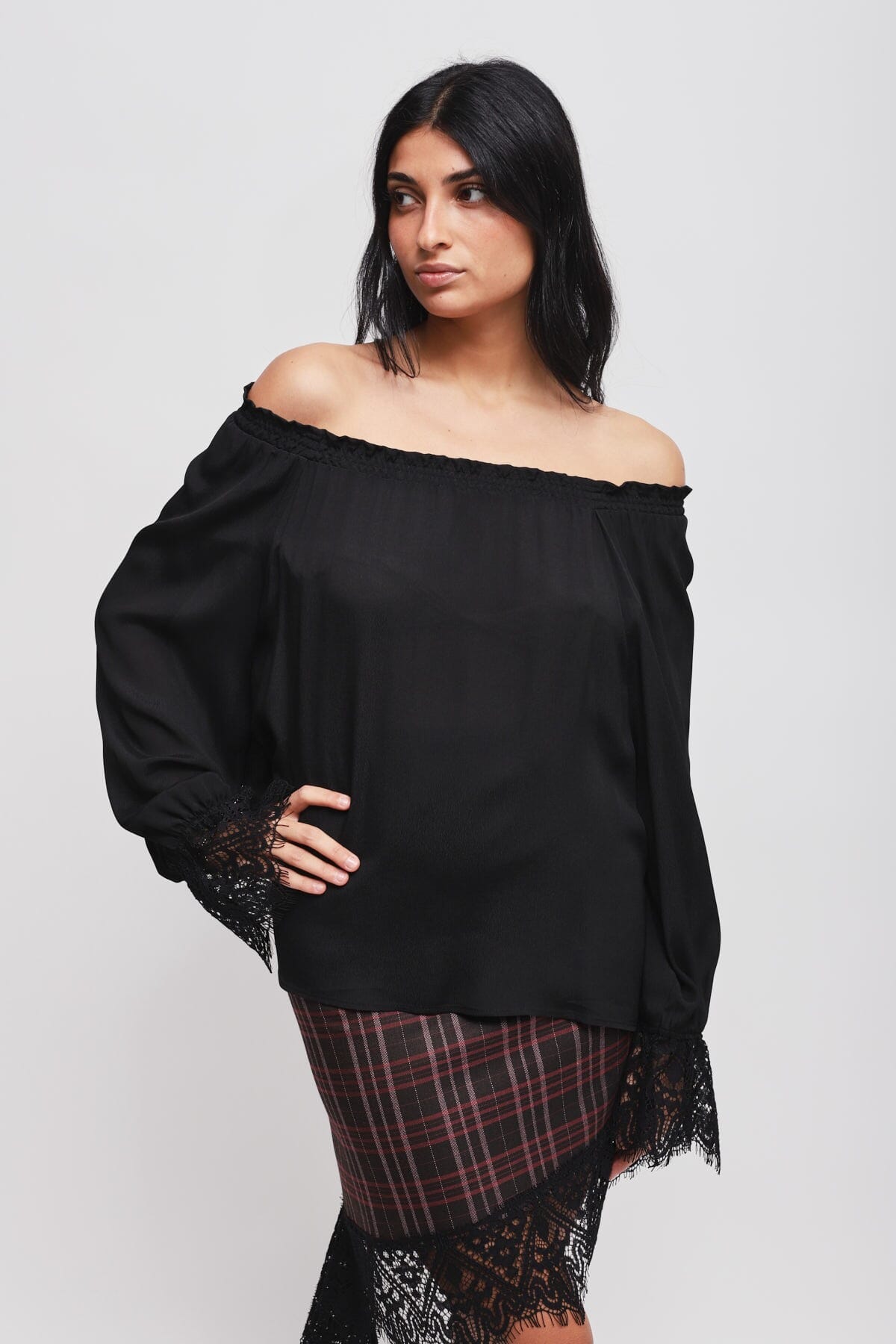 Blusa Con Scollo A Barca E Polsi In Pizzo Maryley