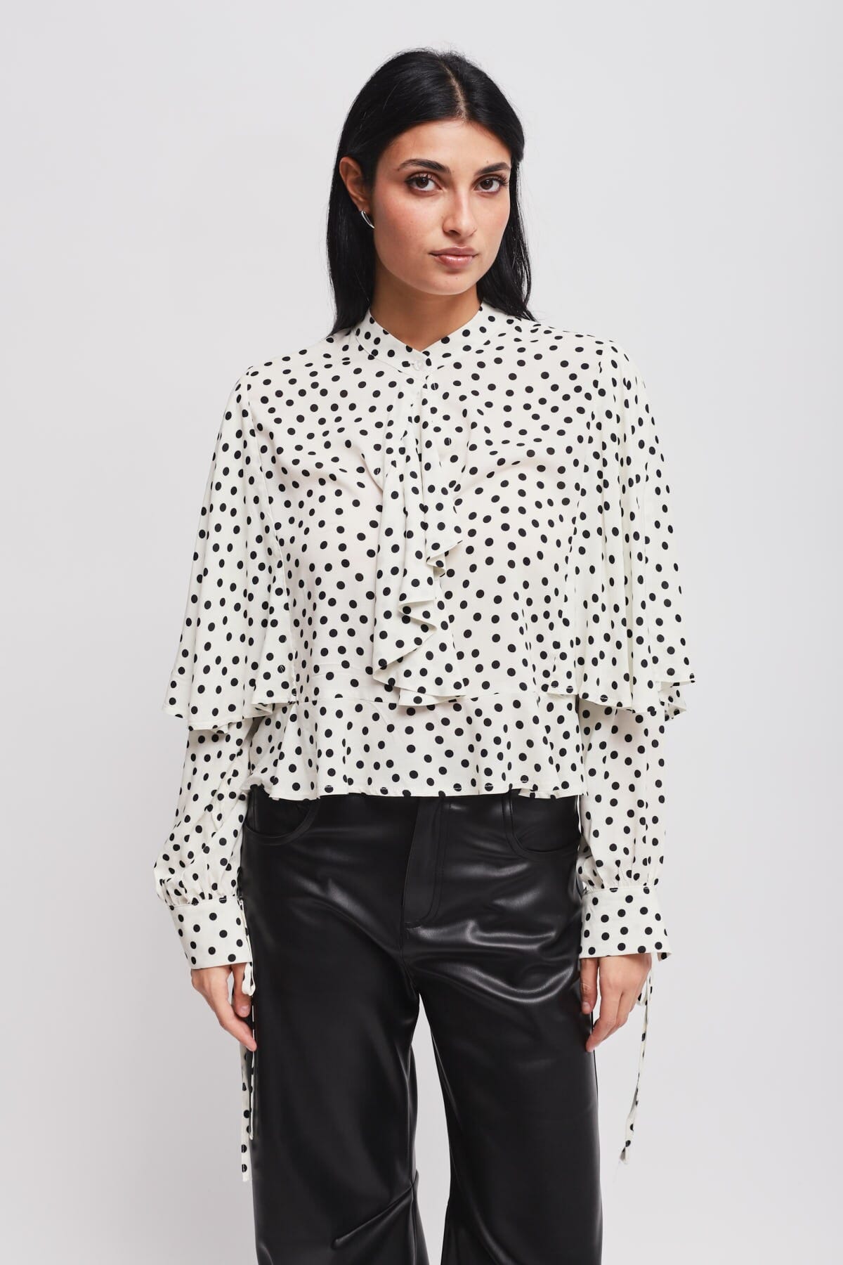 Blusa In Viscosa A Pois Con Rouches Maryley
